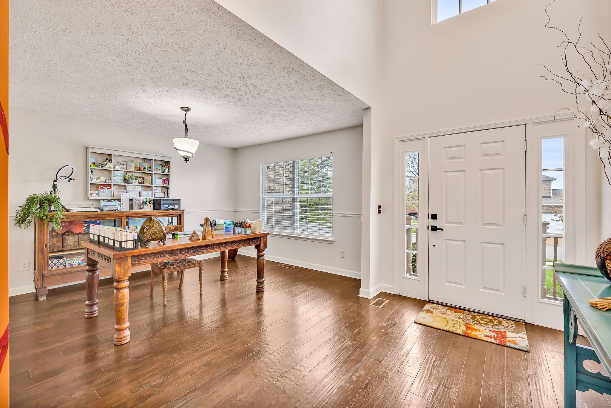 8011 Streamside Dr