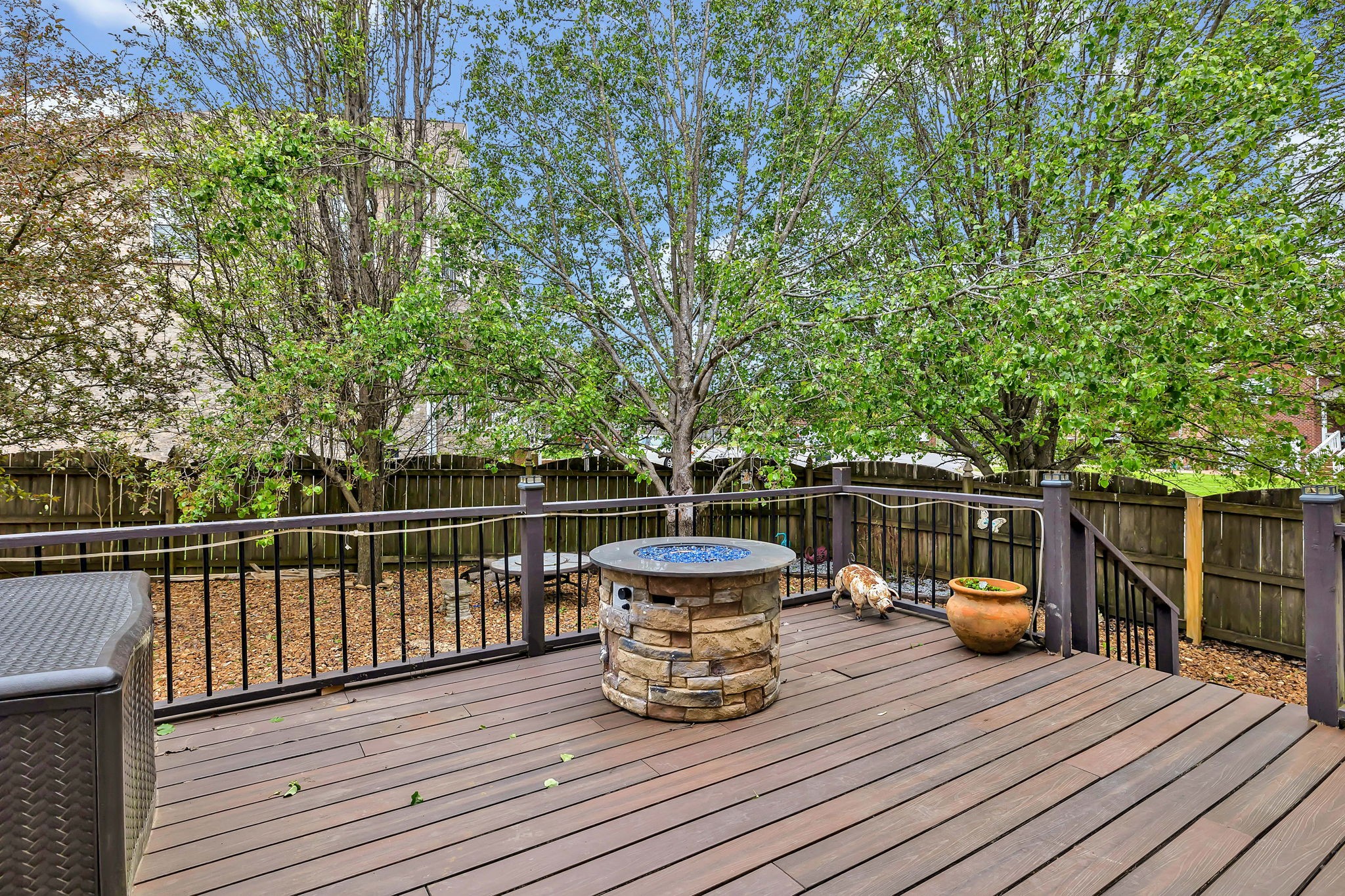8011 Streamside Dr