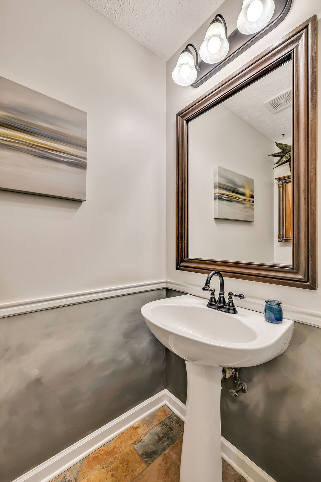 8011 Streamside Dr
