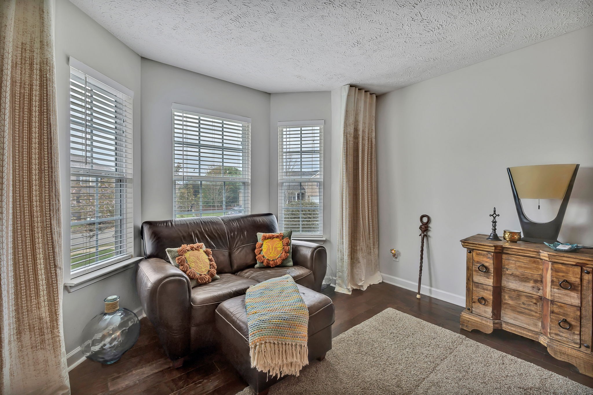 8011 Streamside Dr