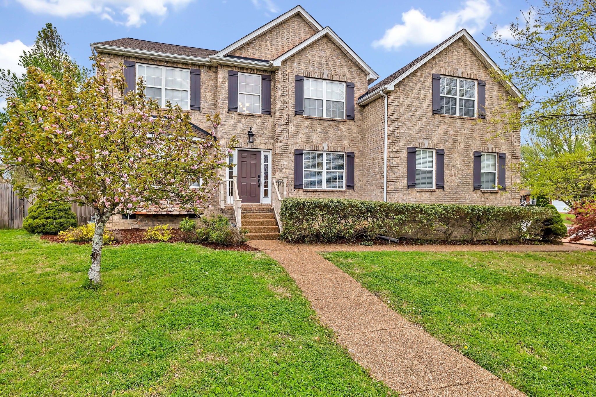 8011 Streamside Dr