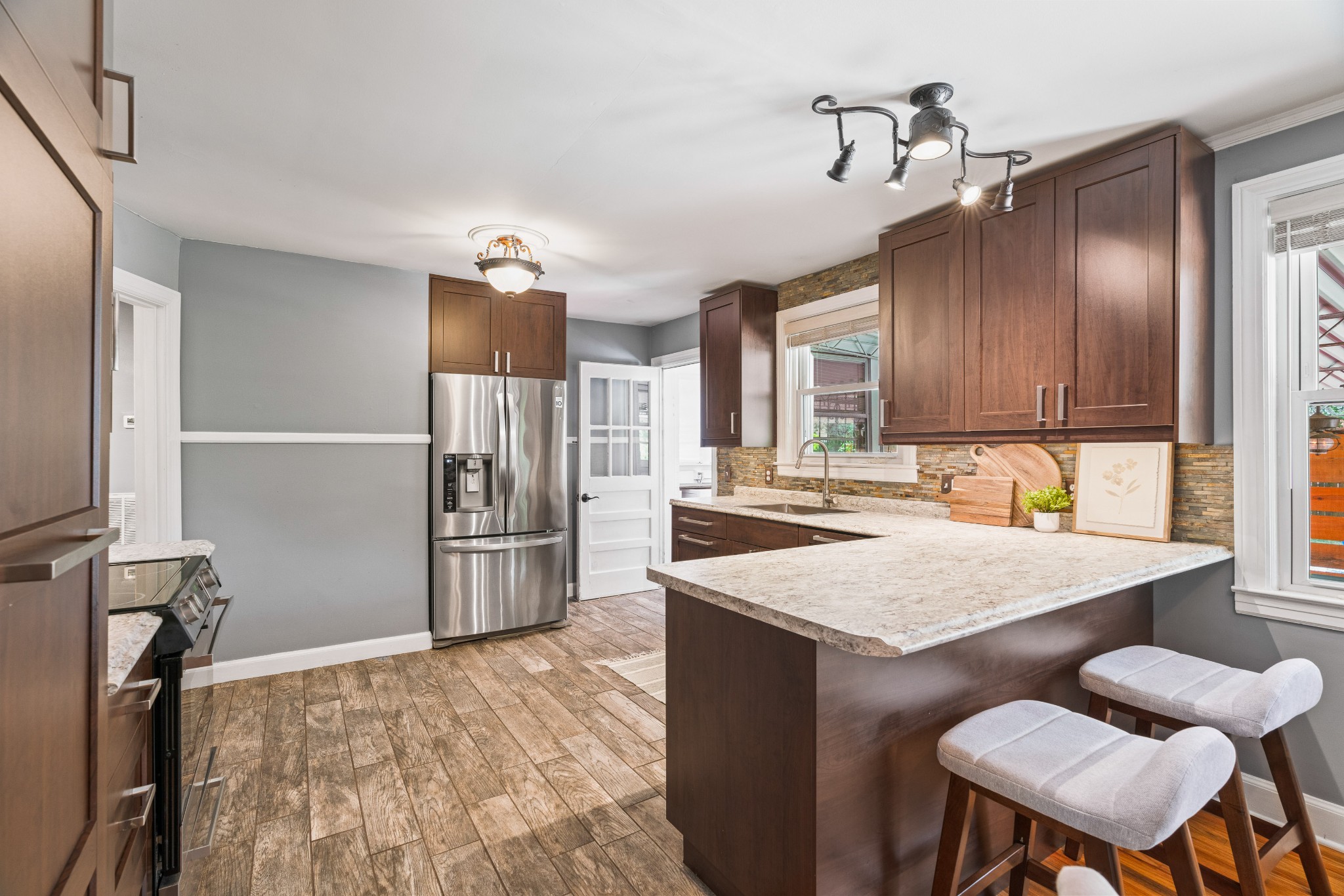 2223 Ravenwood Dr