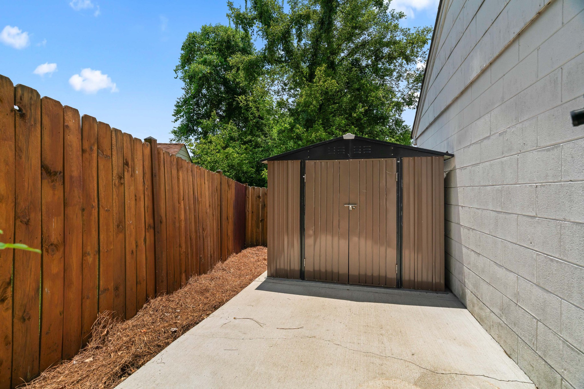 2223 Ravenwood Dr