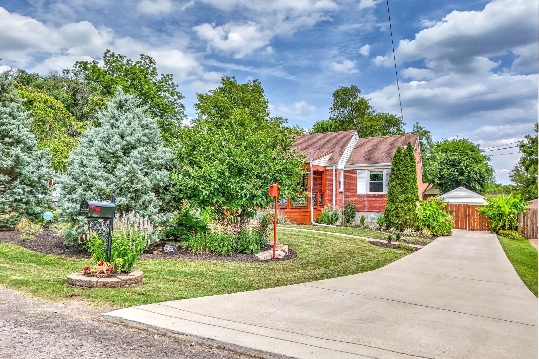 2223 Ravenwood Dr
