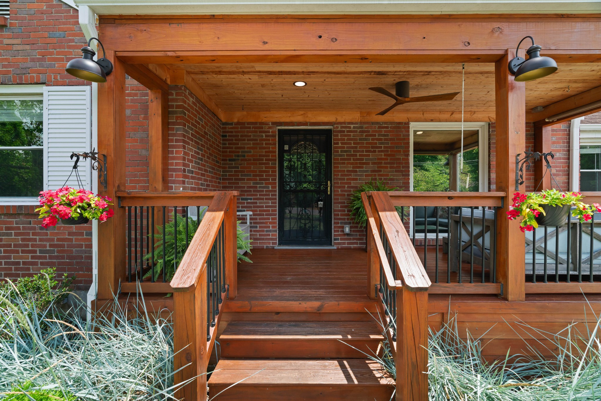 2223 Ravenwood Dr