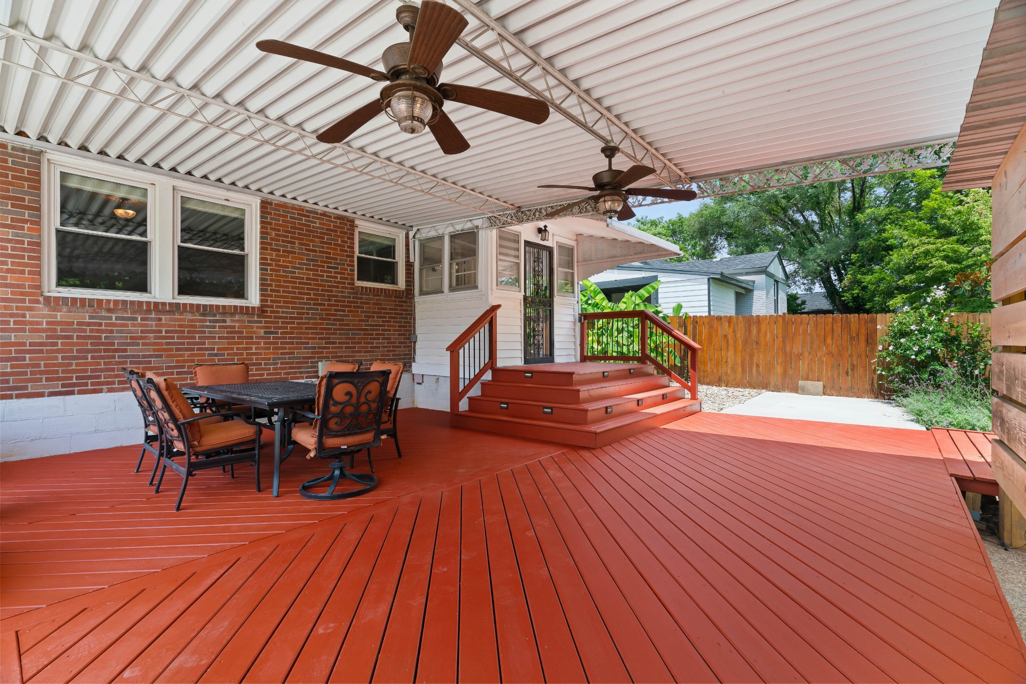 2223 Ravenwood Dr