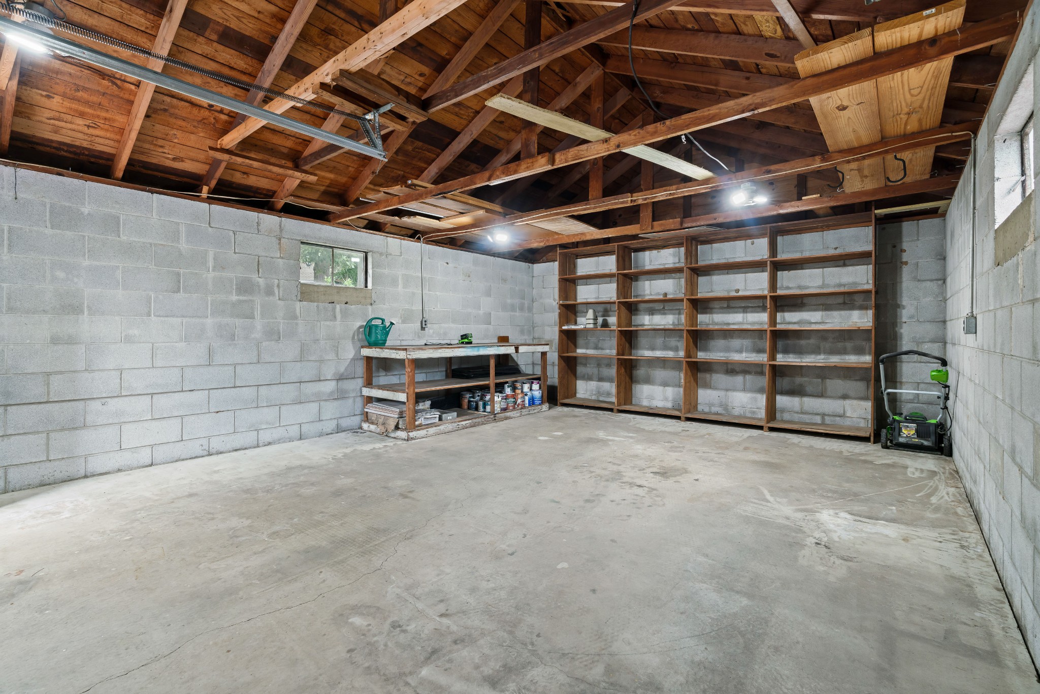 2223 Ravenwood Dr