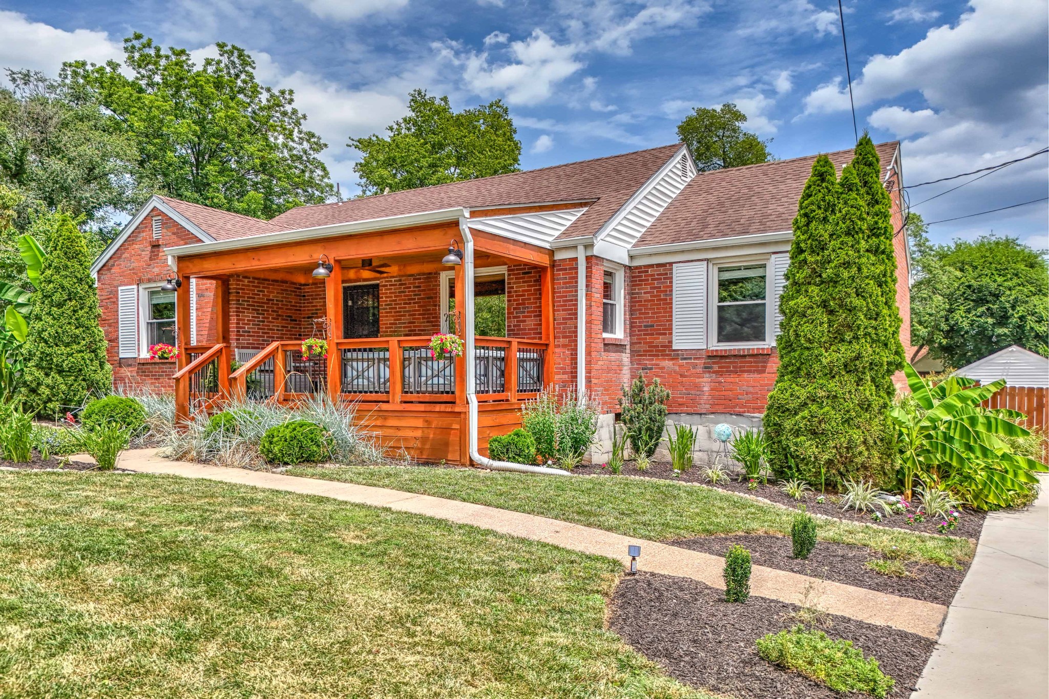 2223 Ravenwood Dr