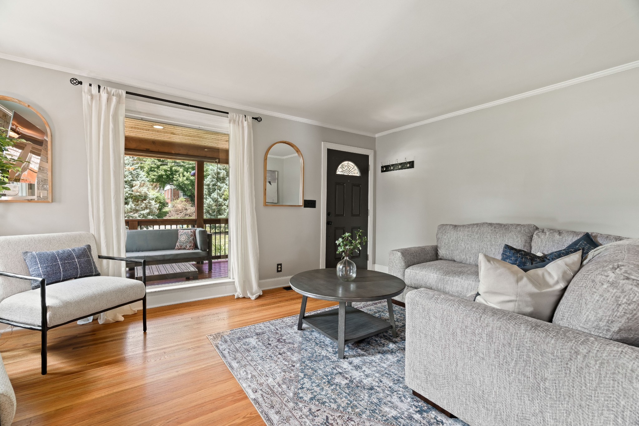 2223 Ravenwood Dr