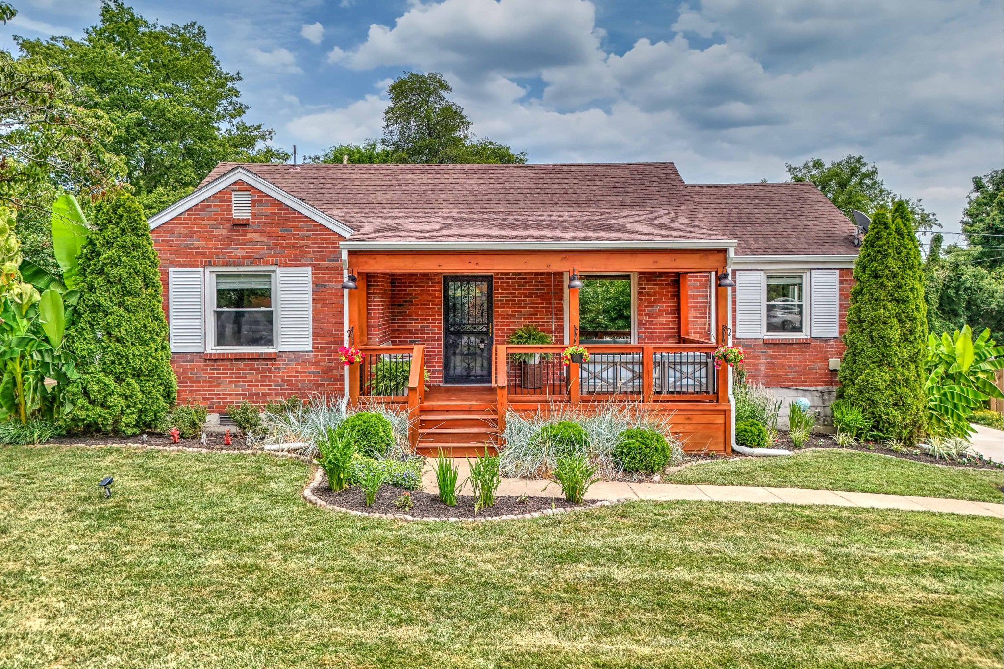 2223 Ravenwood Dr