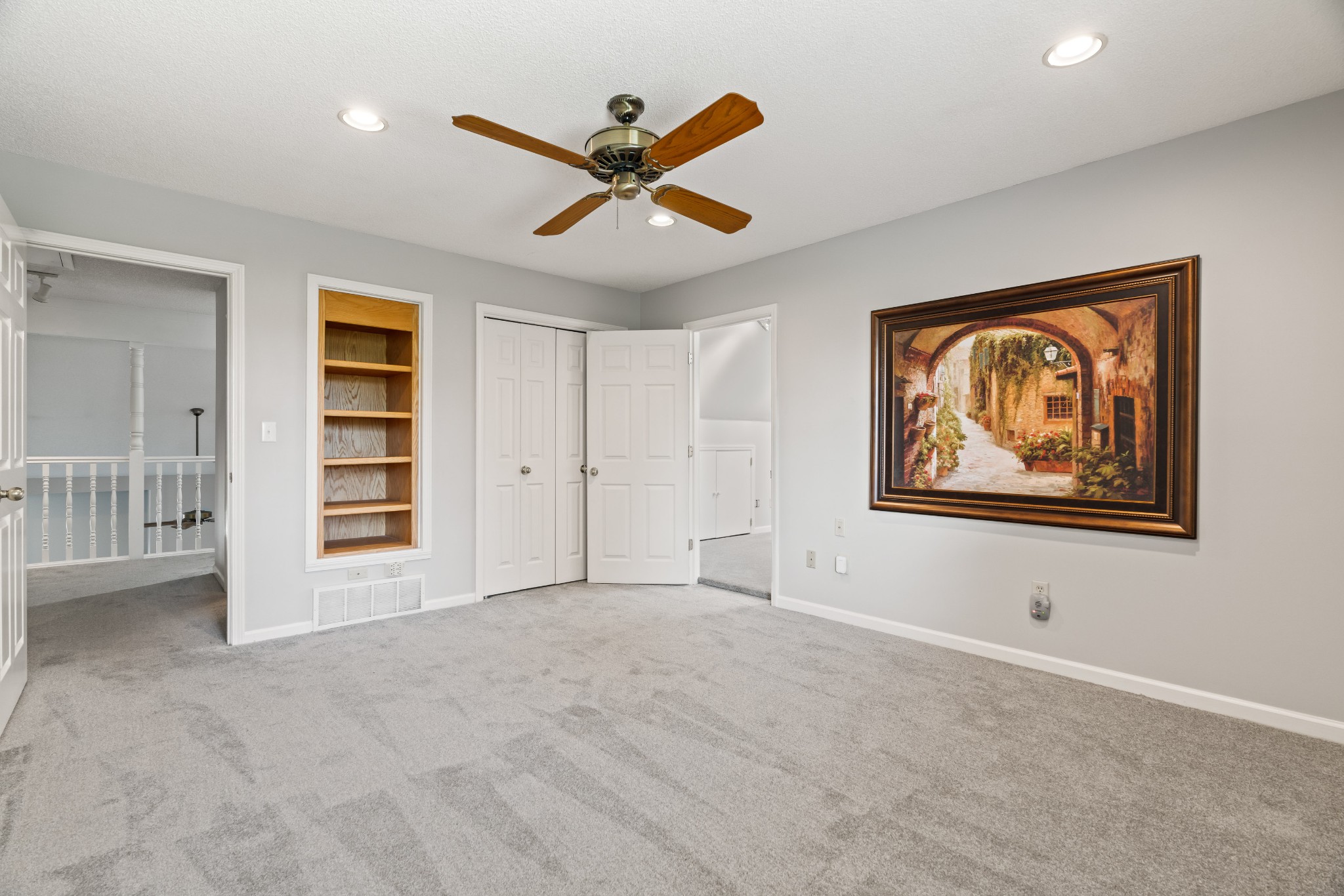 605 S Club Ct