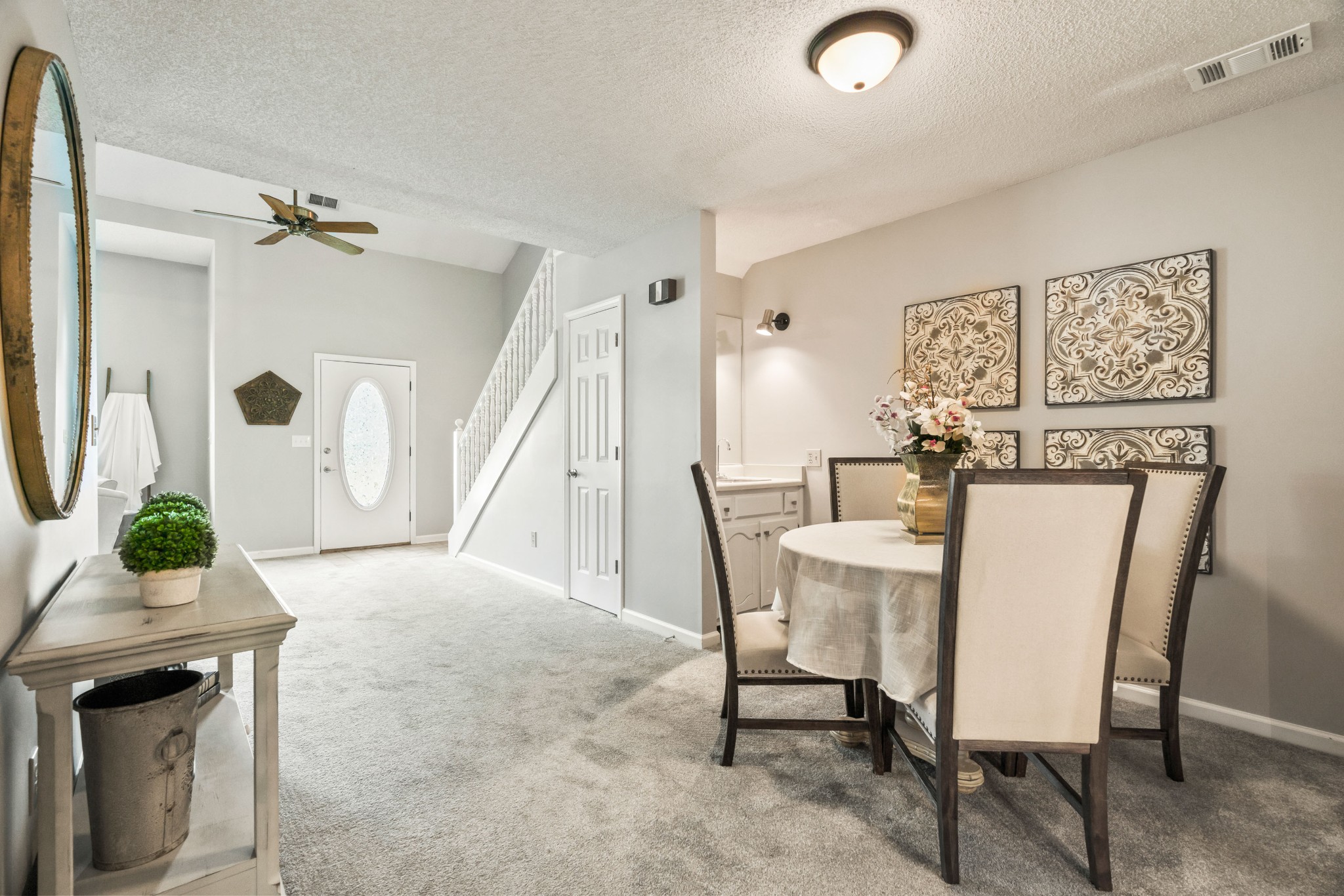 605 S Club Ct