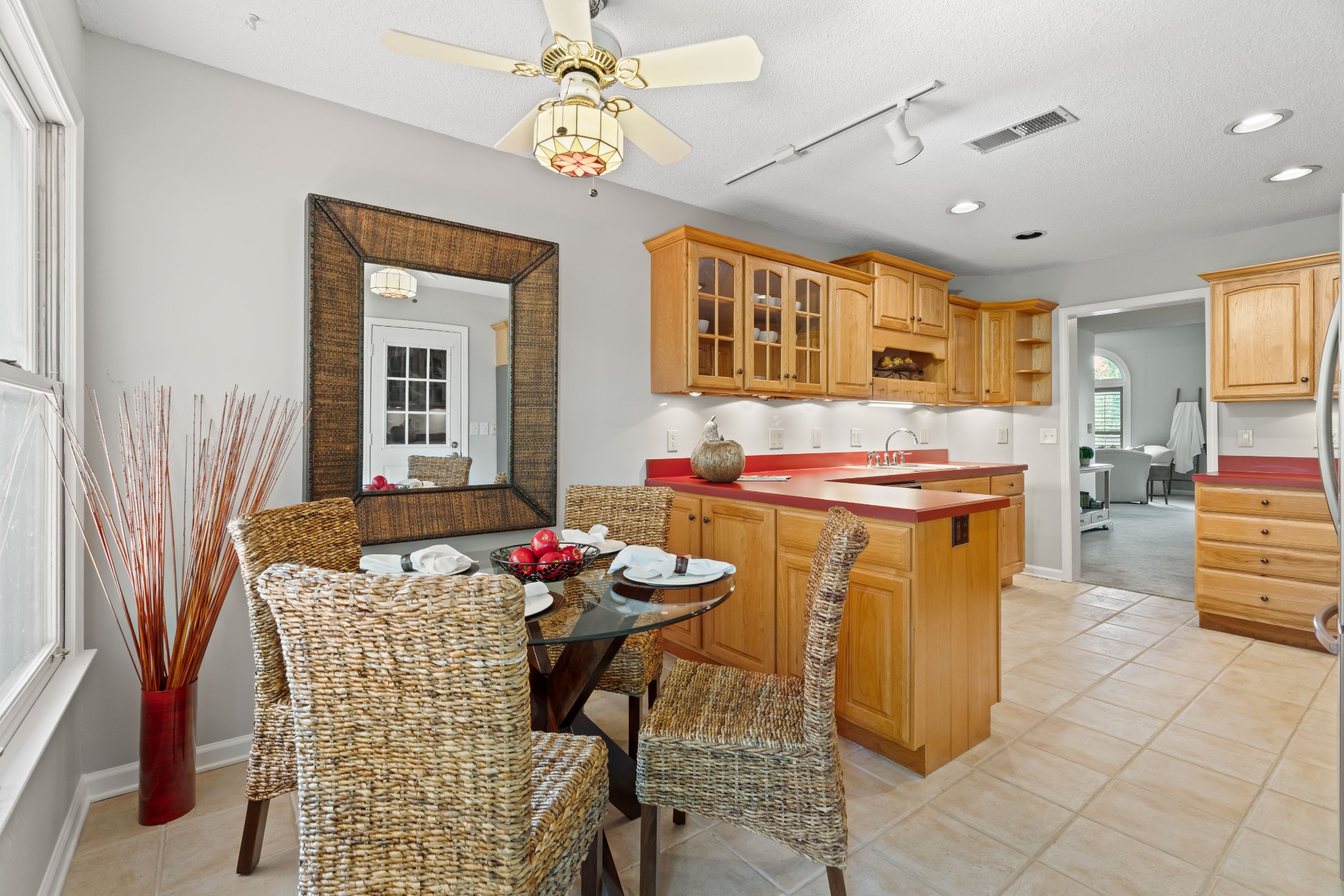 605 S Club Ct