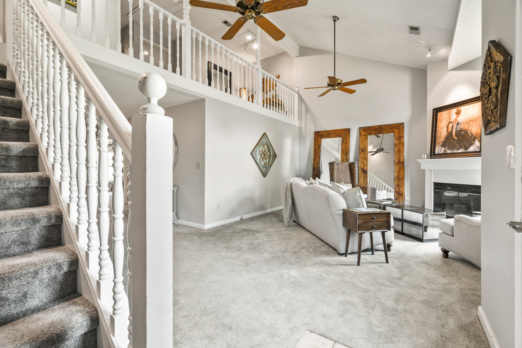 605 S Club Ct