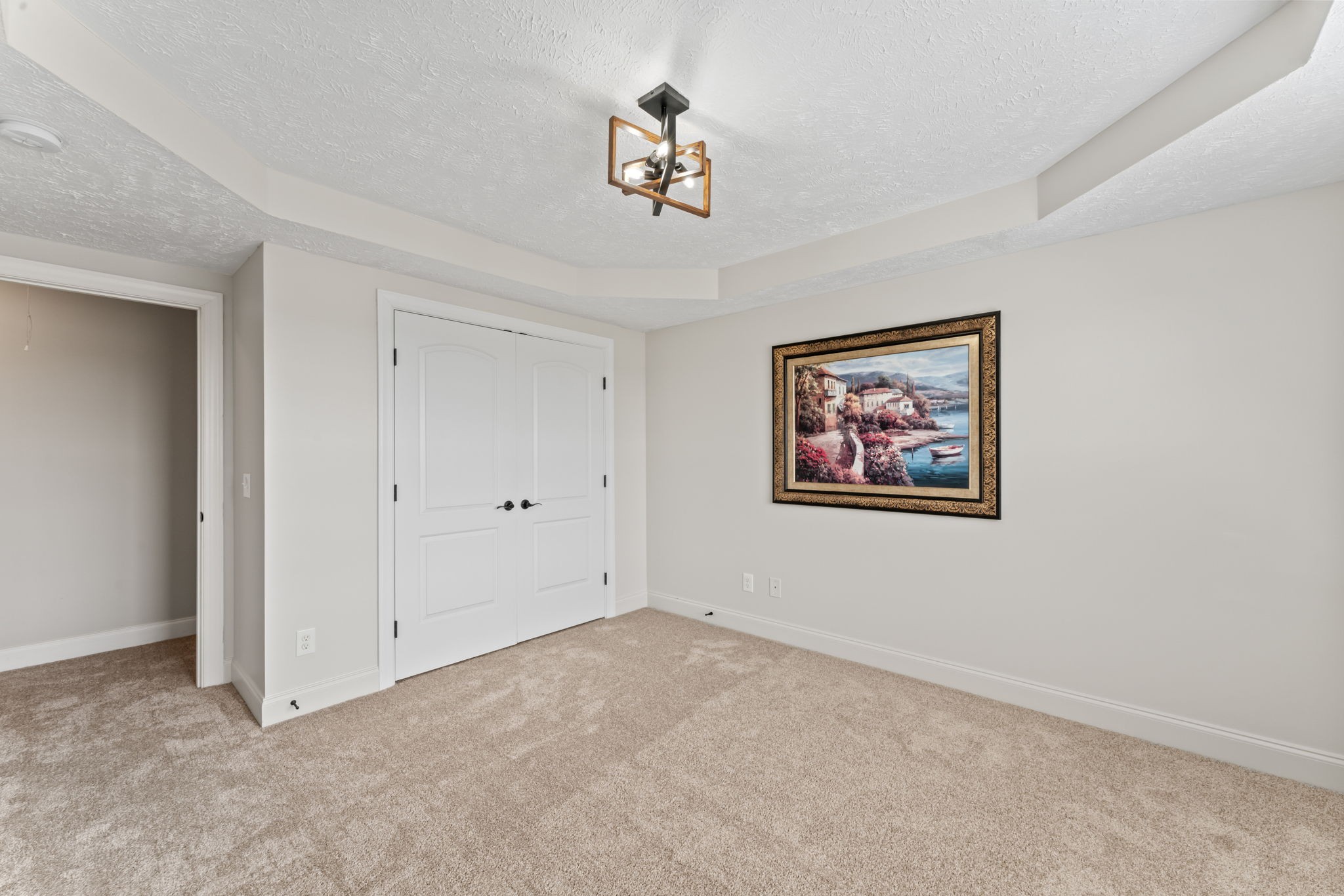 7717 Sunbar Ln