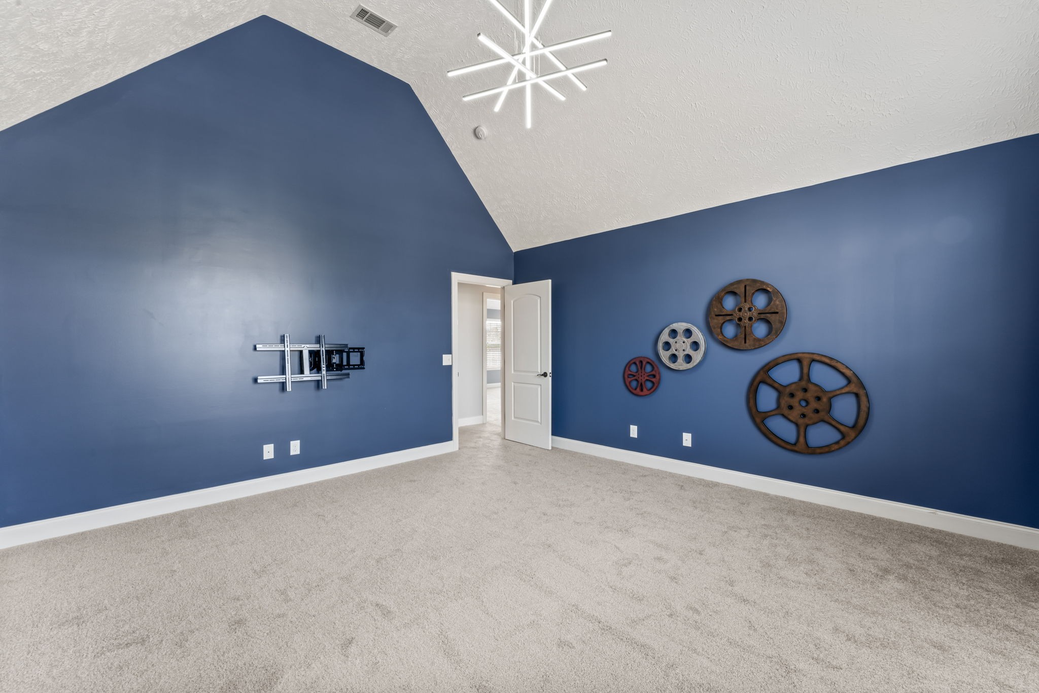 7717 Sunbar Ln