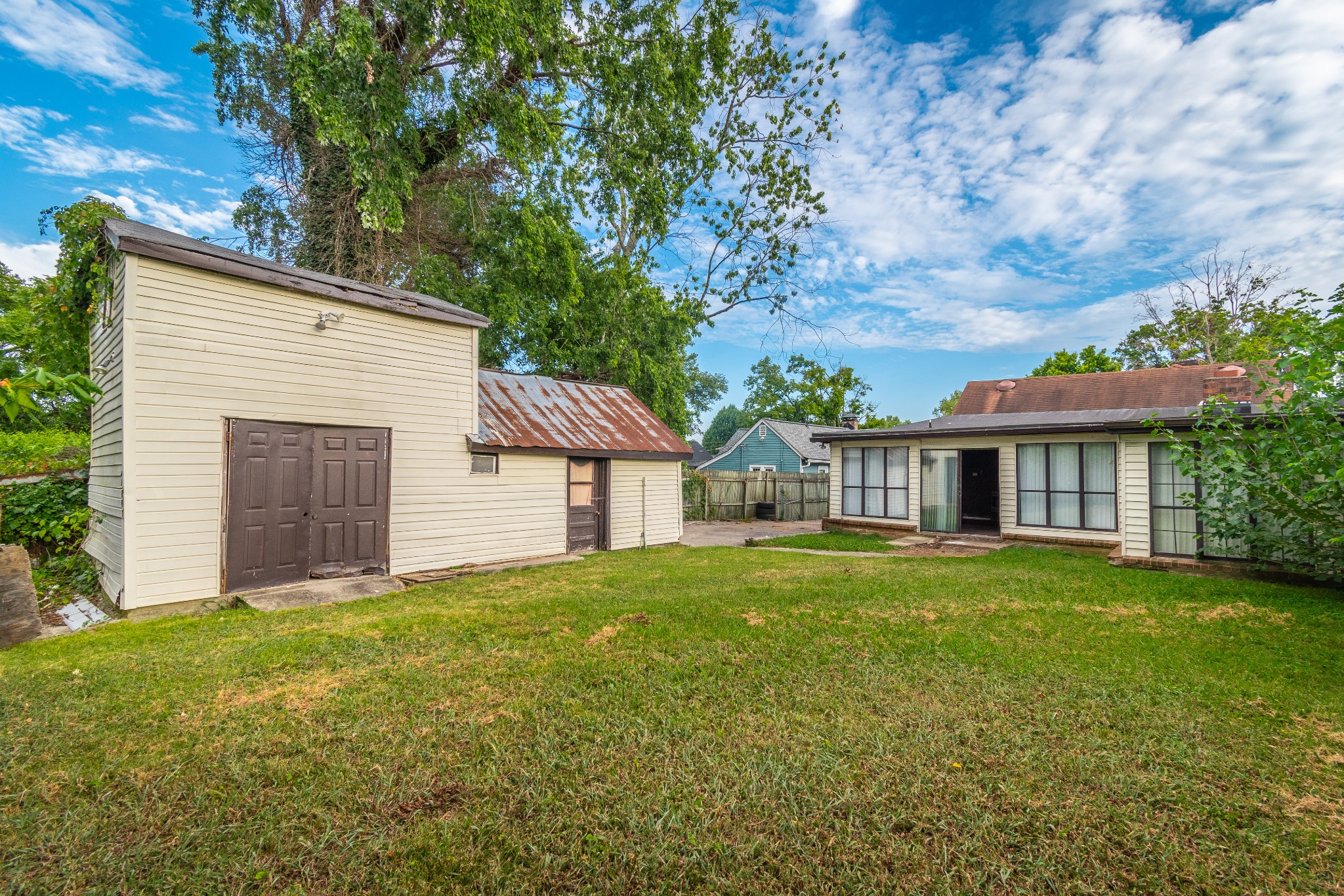 908 Gilmore Ave