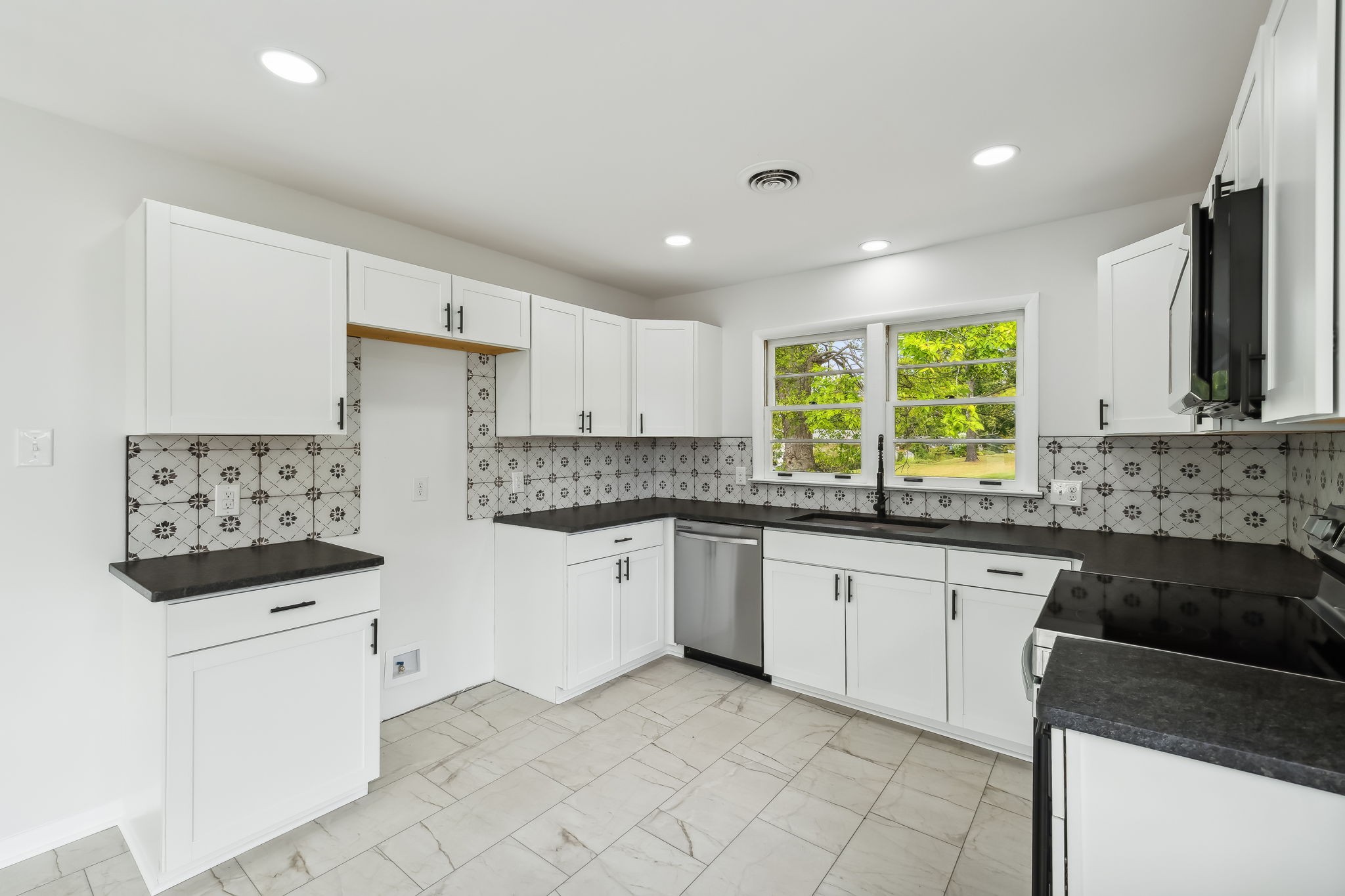 800 1st Ave