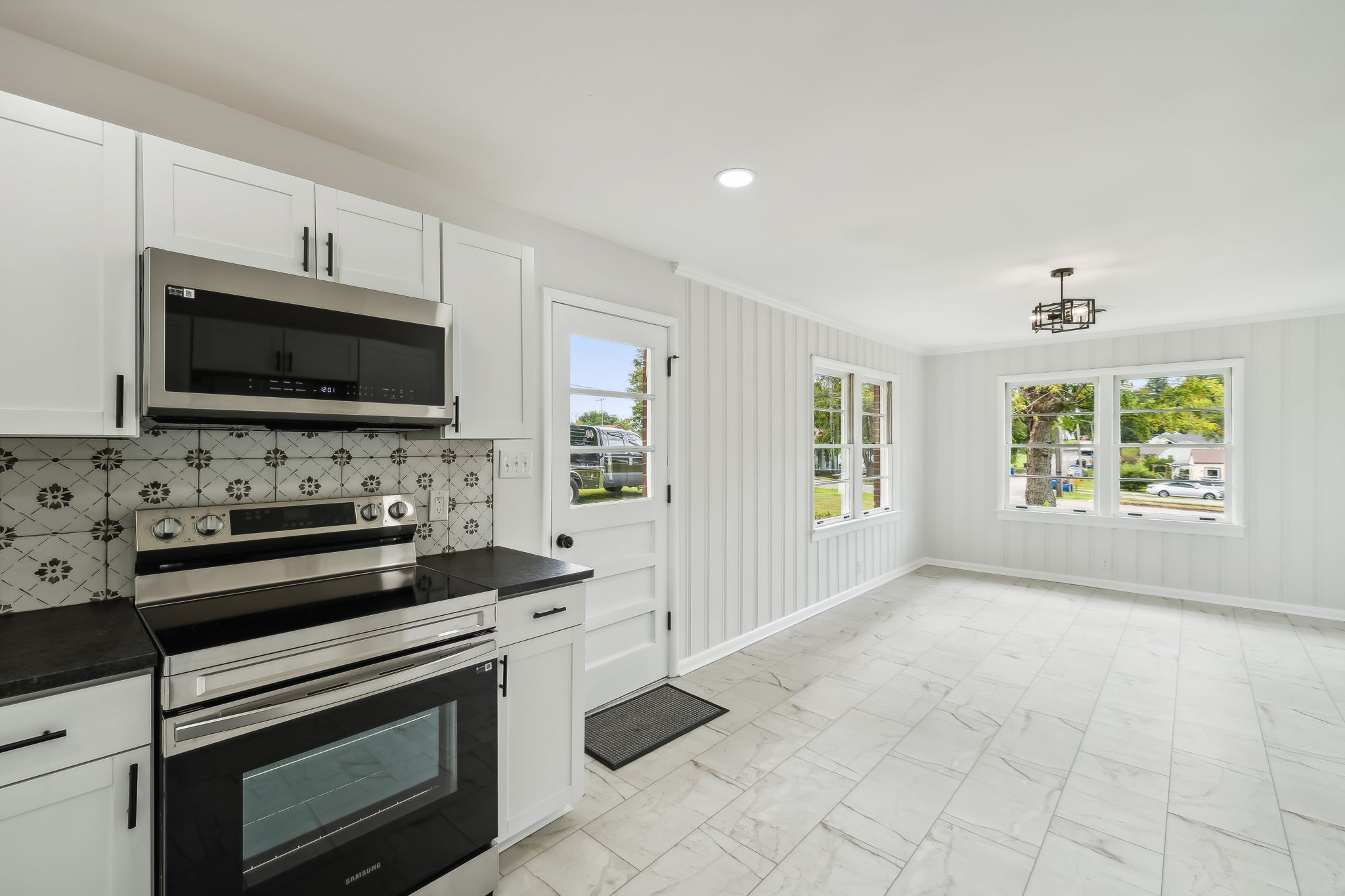 800 1st Ave