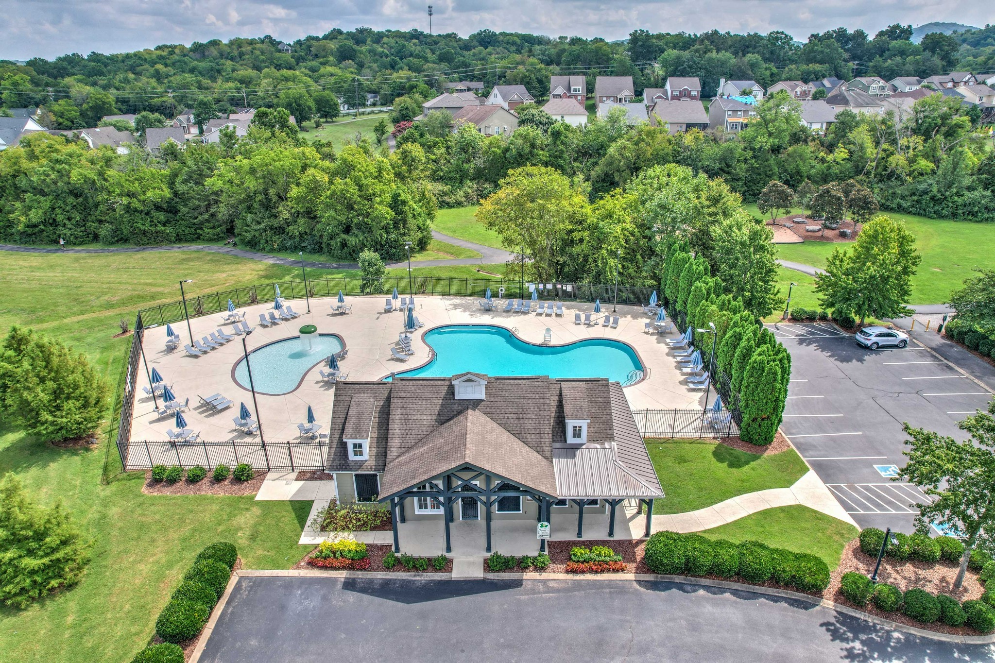 8033 Warren Dr