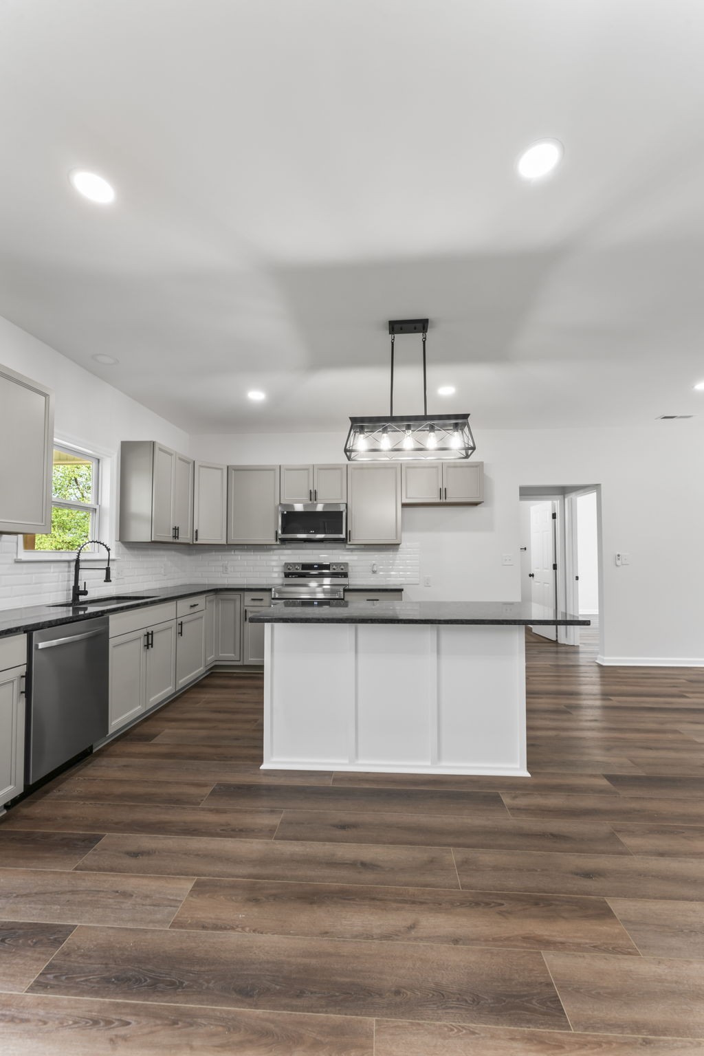 3109 Green Hill Dr