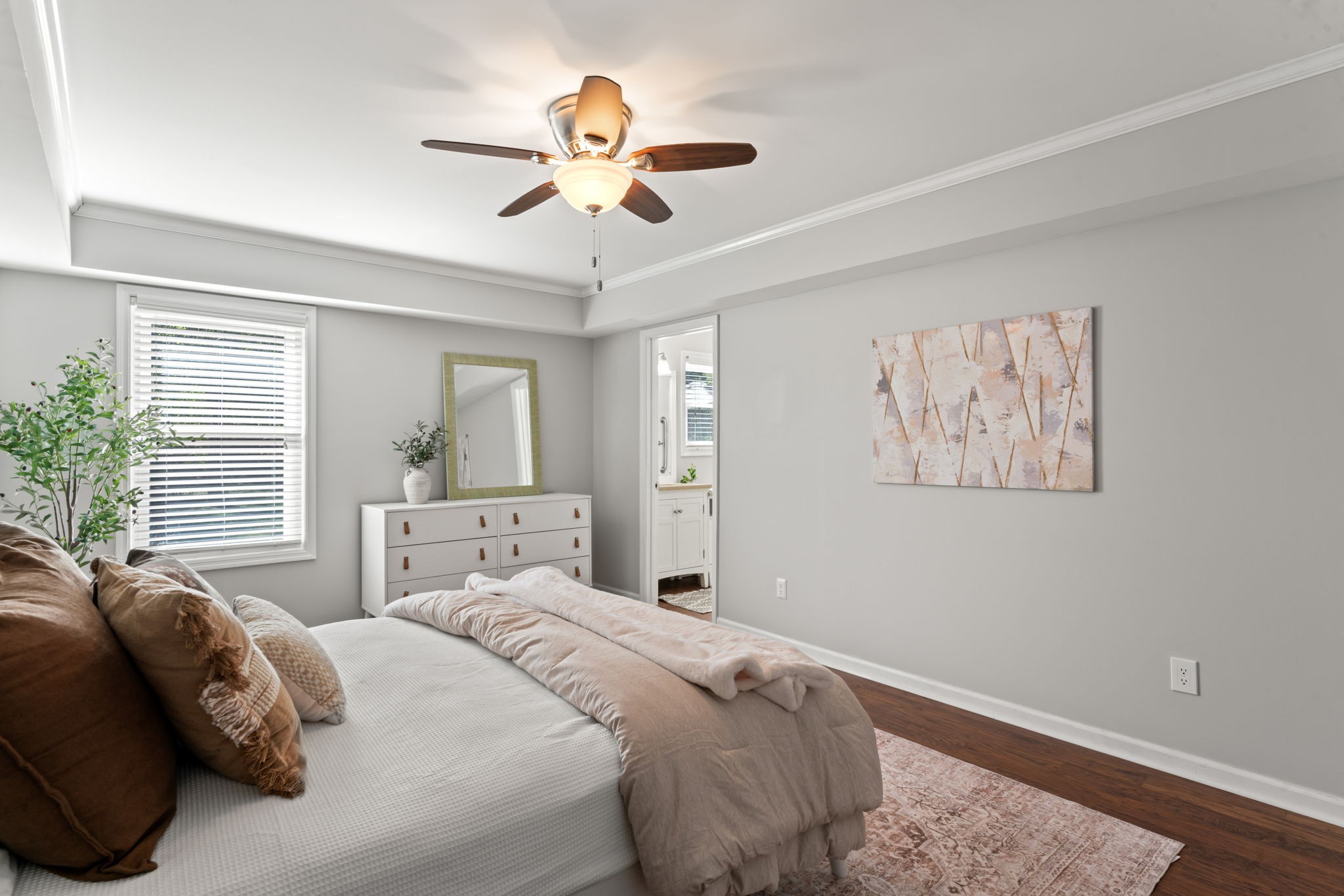 922 Sun Valley Dr