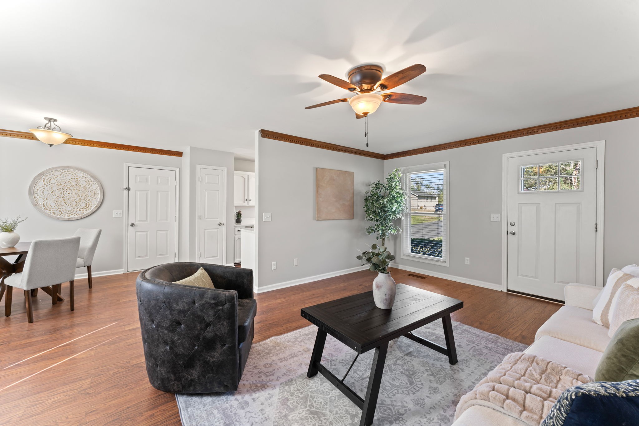 922 Sun Valley Dr