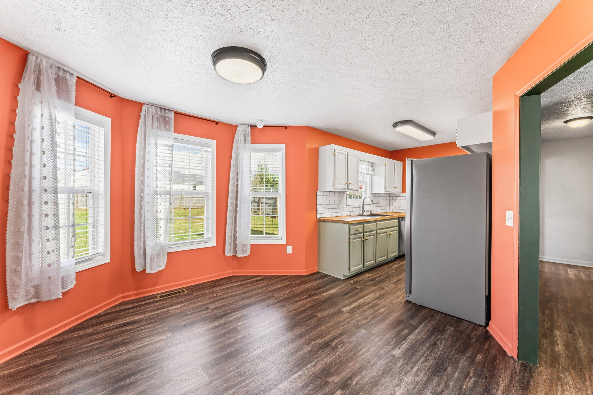 214 Warren Cir