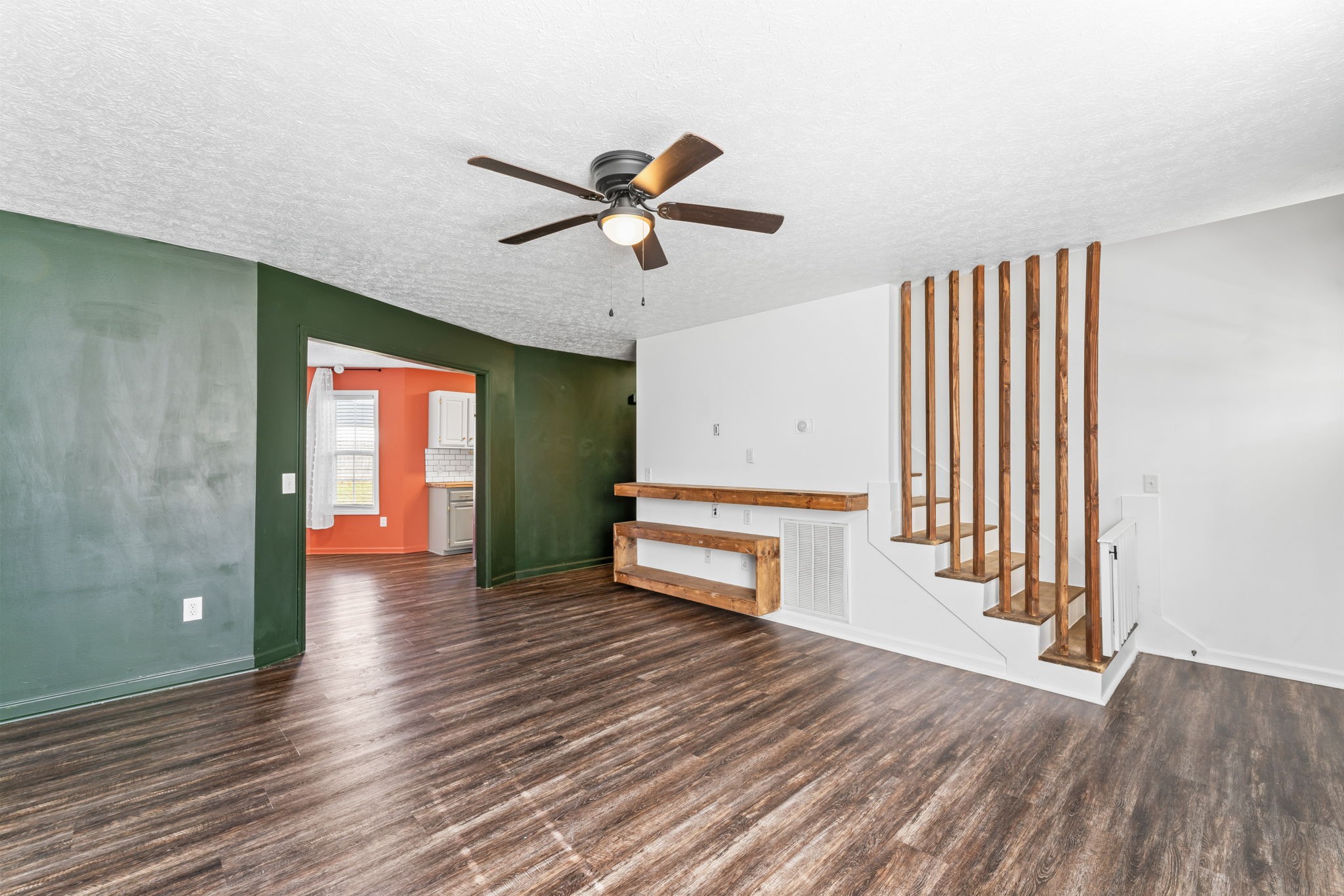 214 Warren Cir