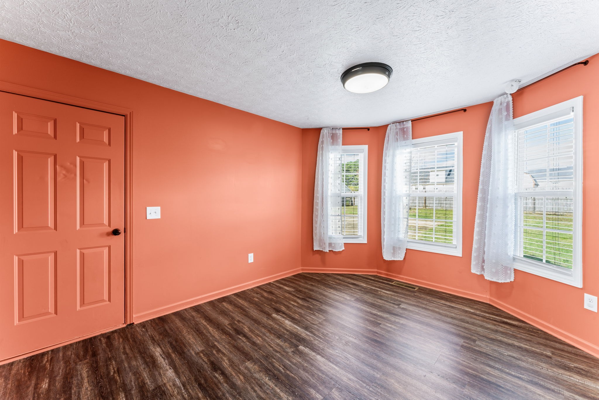 214 Warren Cir
