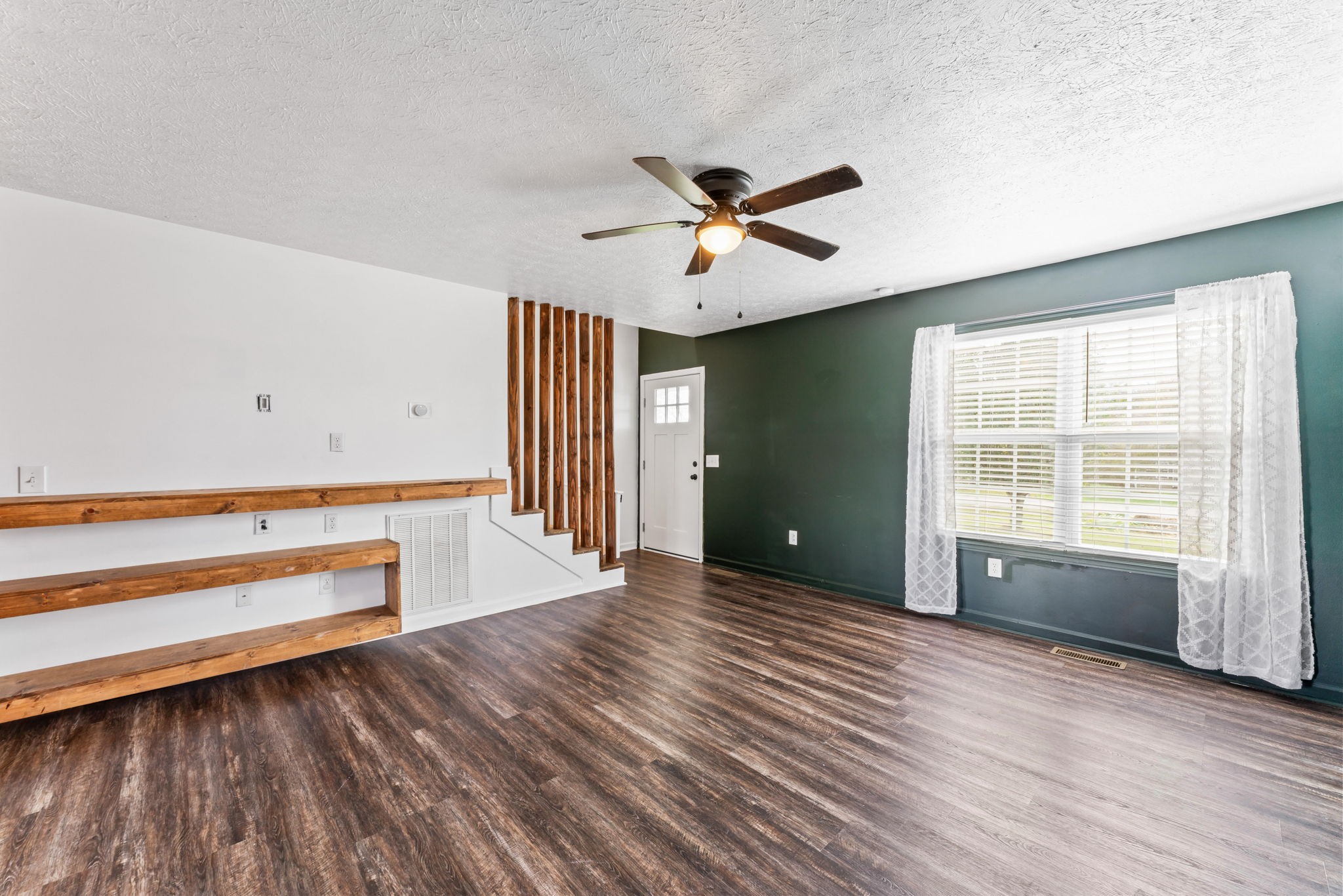 214 Warren Cir