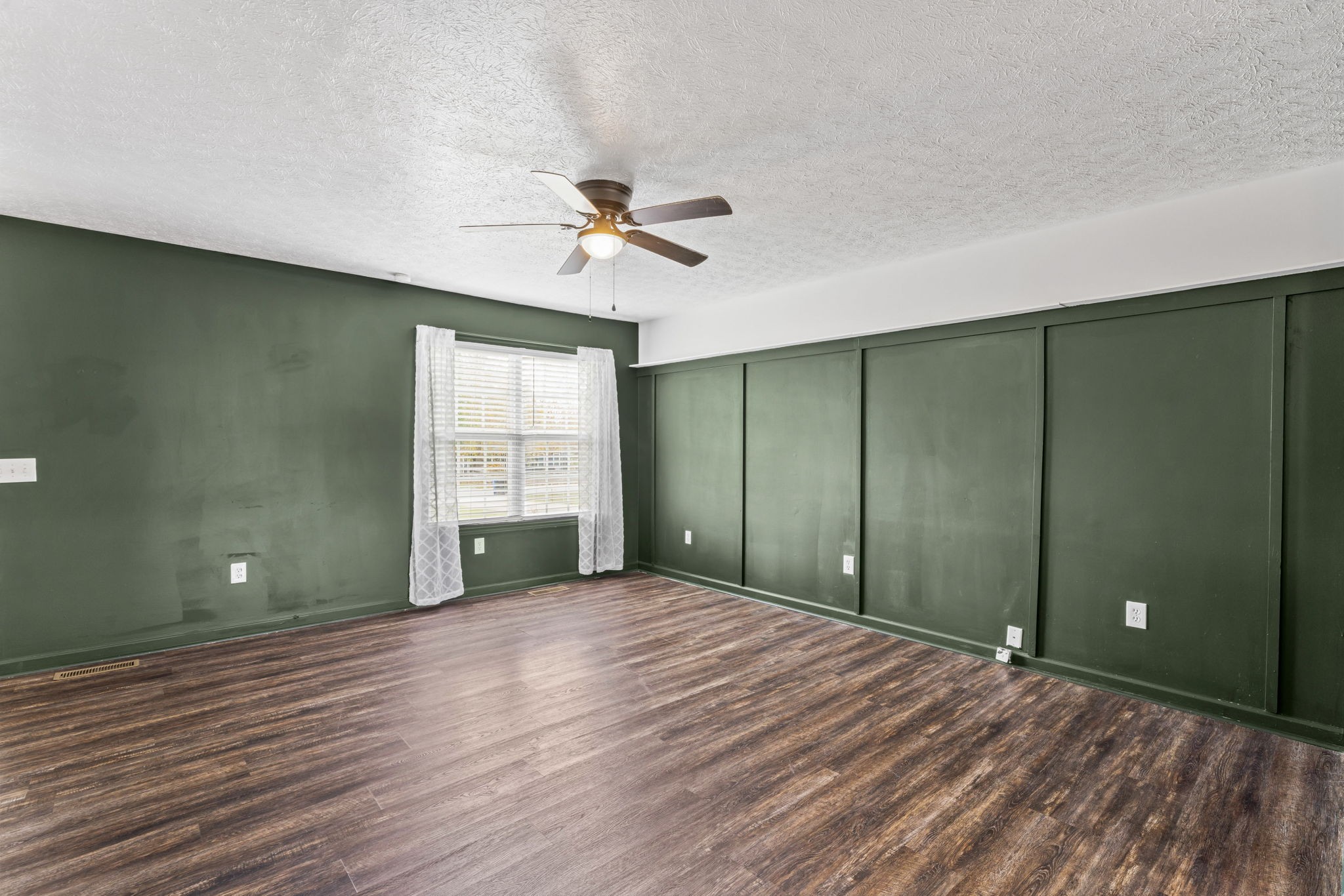 214 Warren Cir