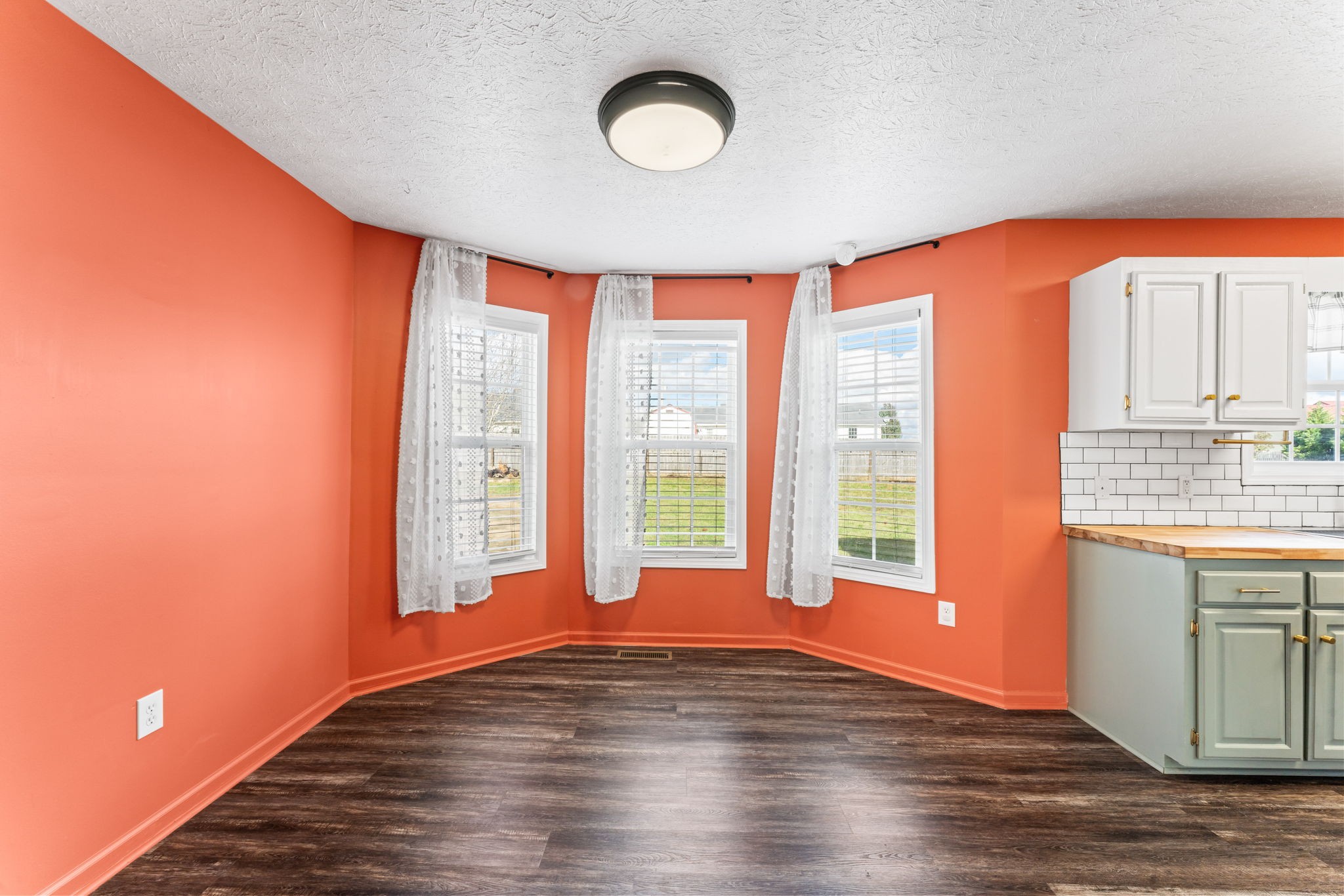 214 Warren Cir