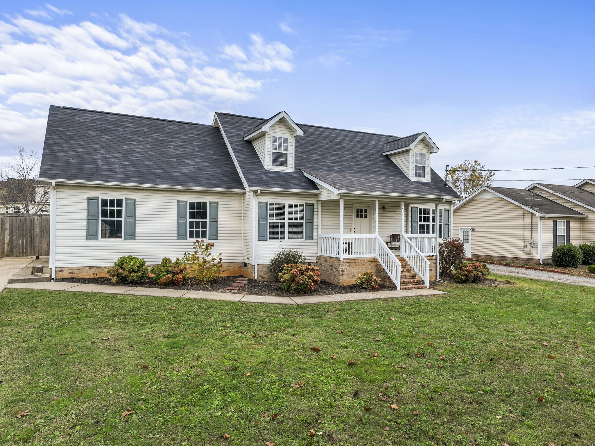 214 Warren Cir