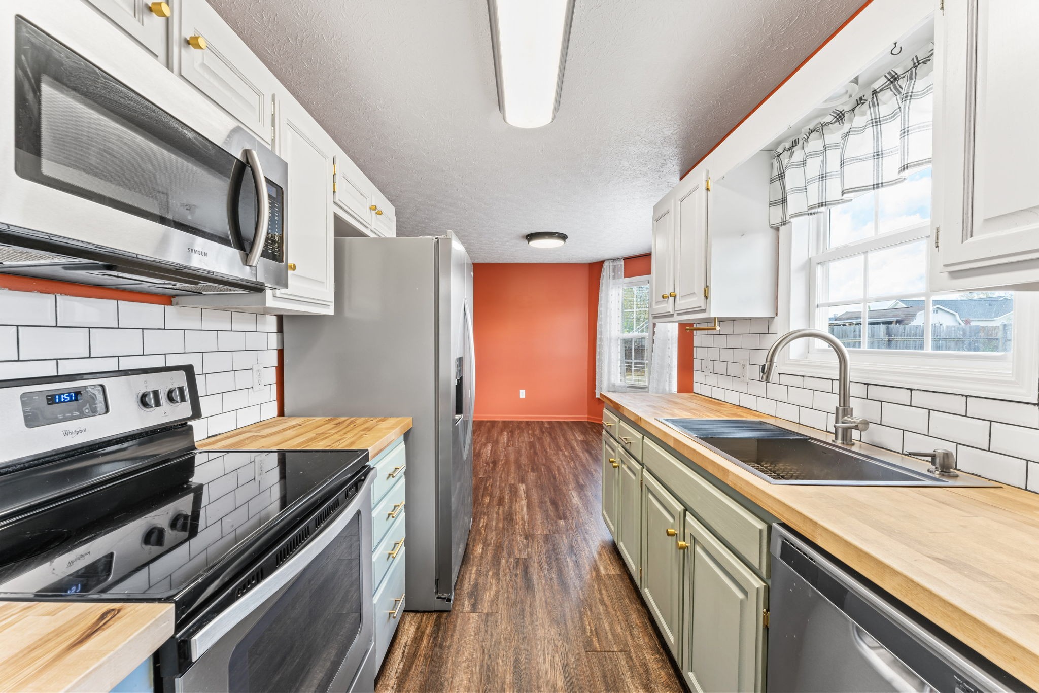 214 Warren Cir