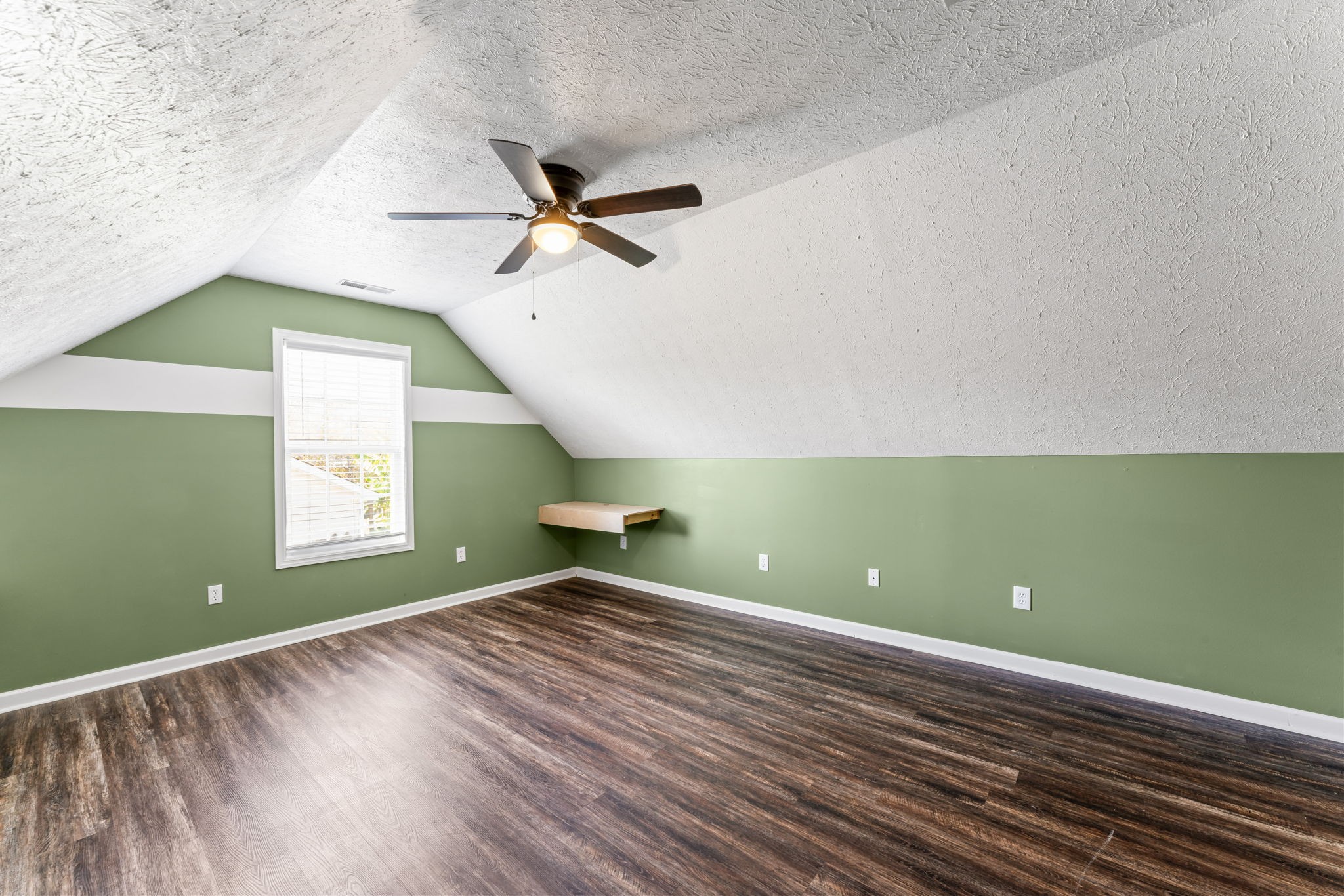 214 Warren Cir