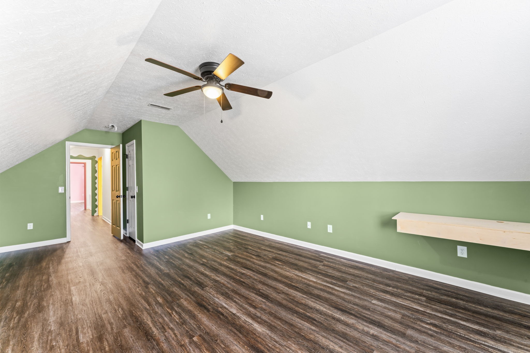 214 Warren Cir