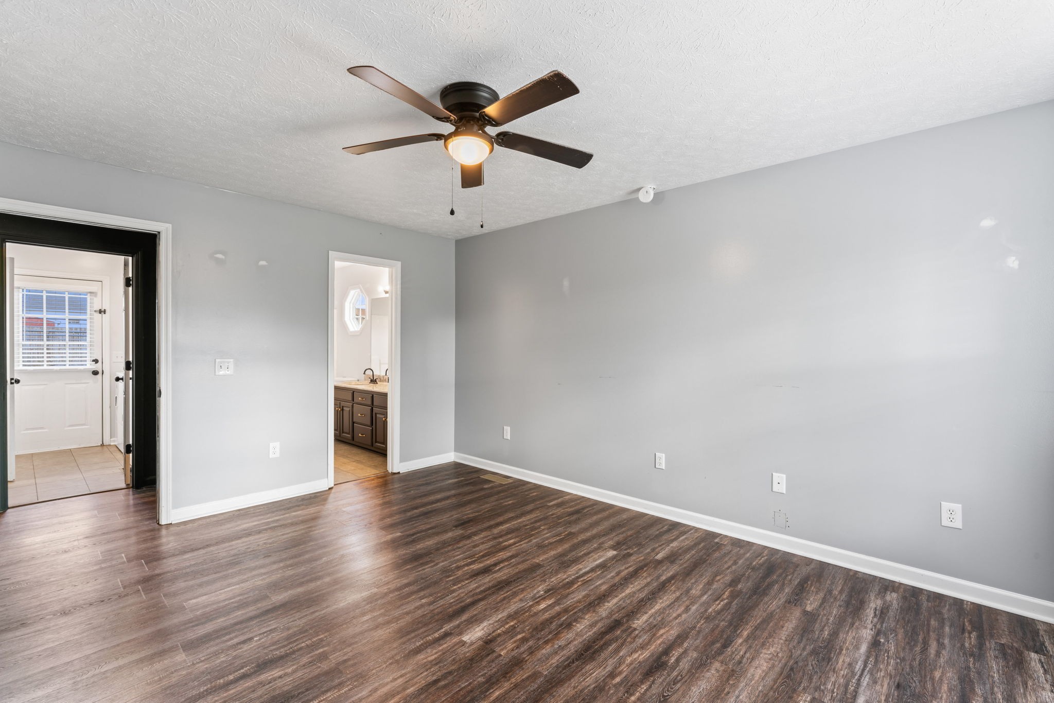 214 Warren Cir