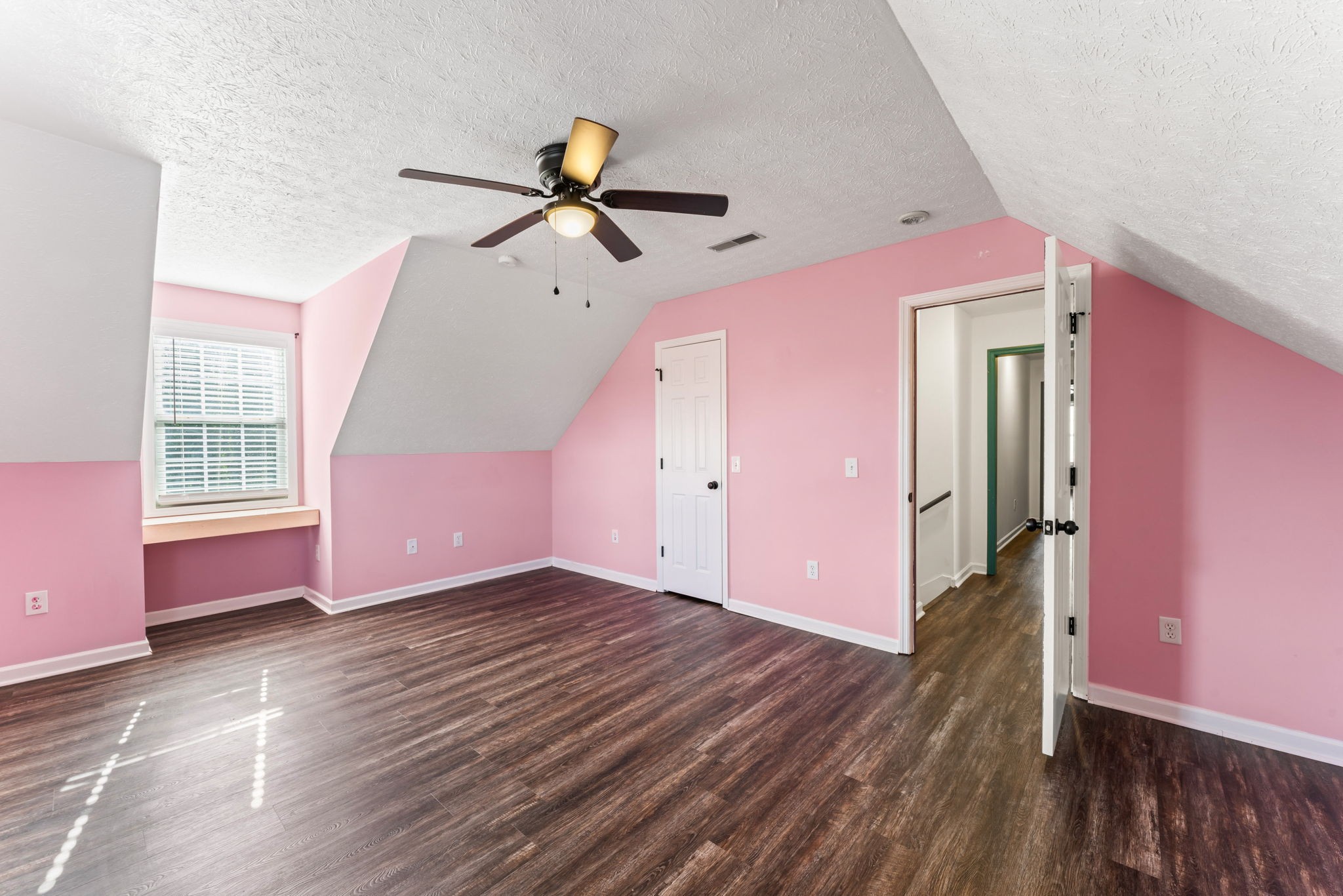 214 Warren Cir