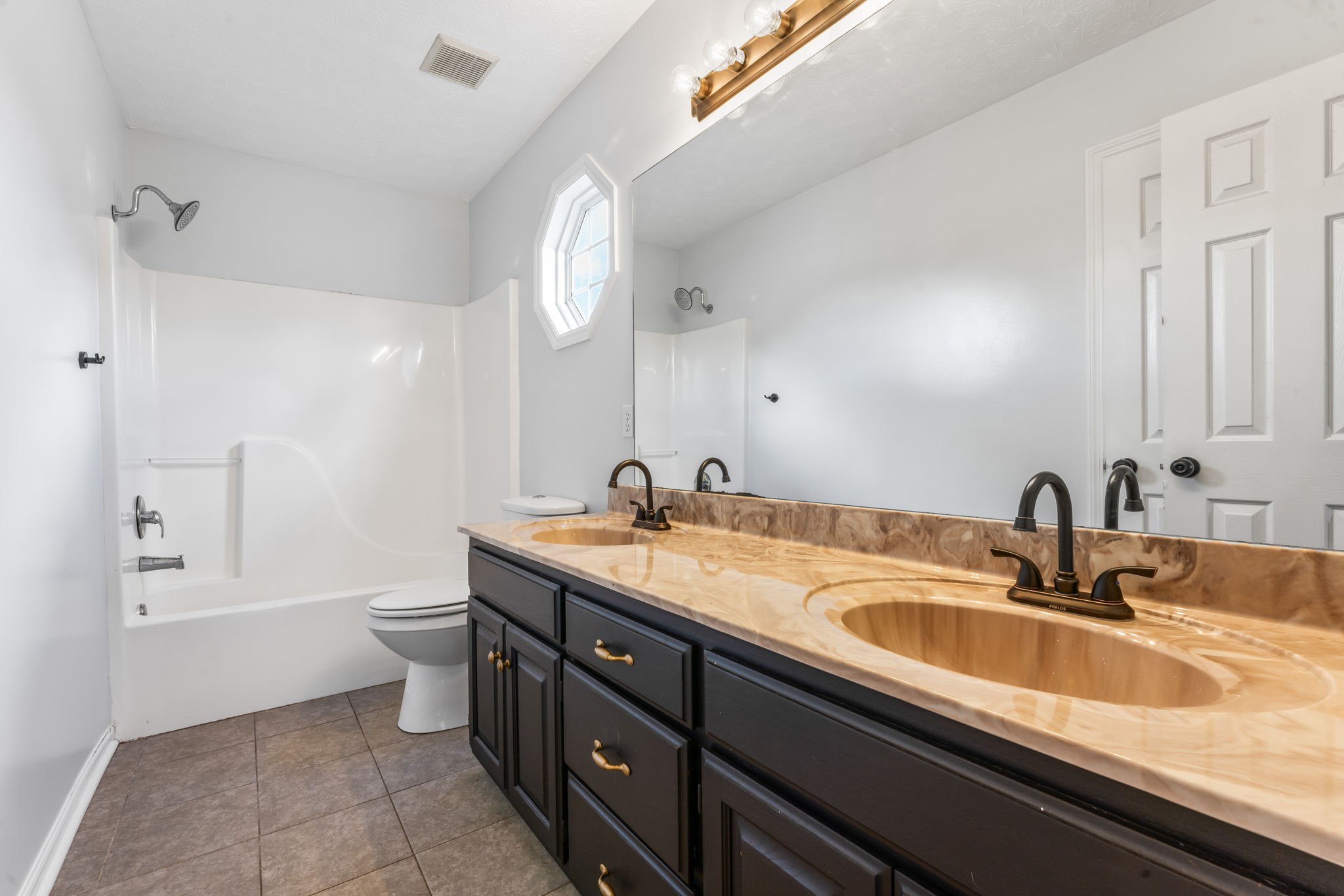 214 Warren Cir