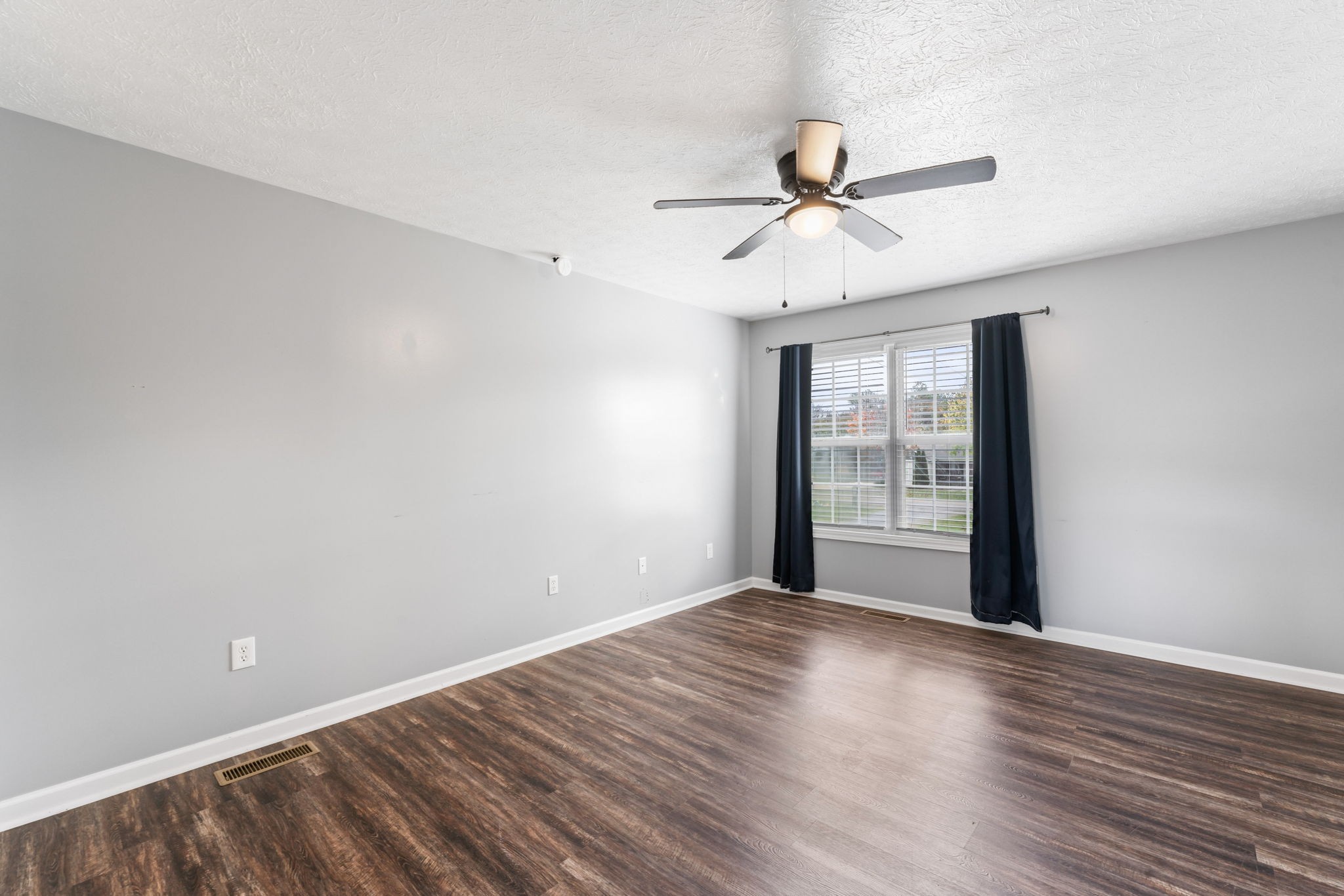 214 Warren Cir