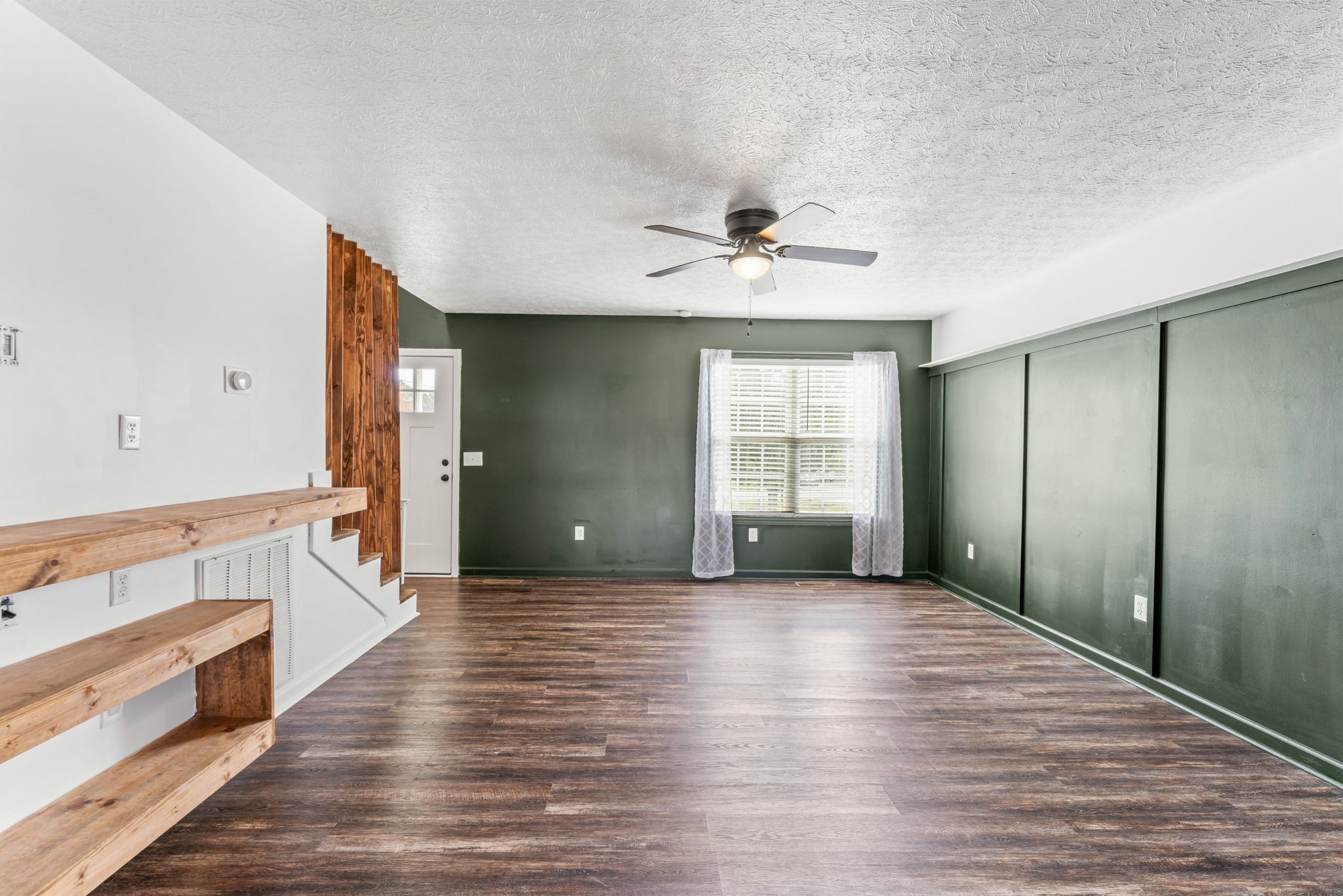 214 Warren Cir