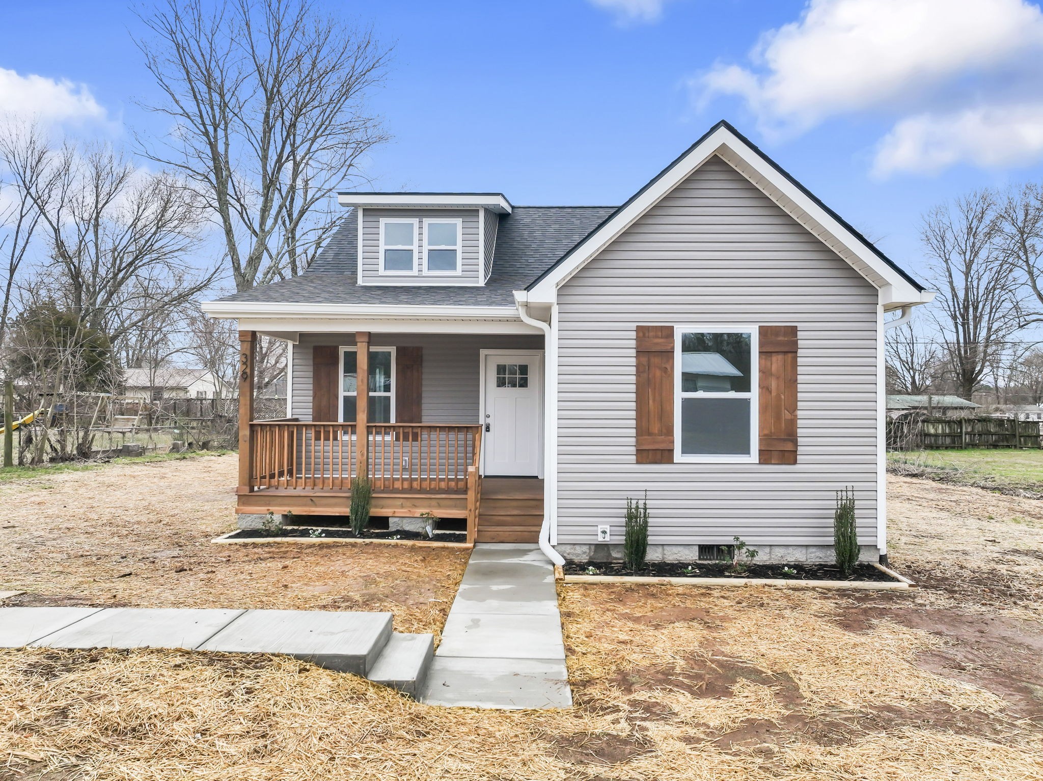 329 Simpson St