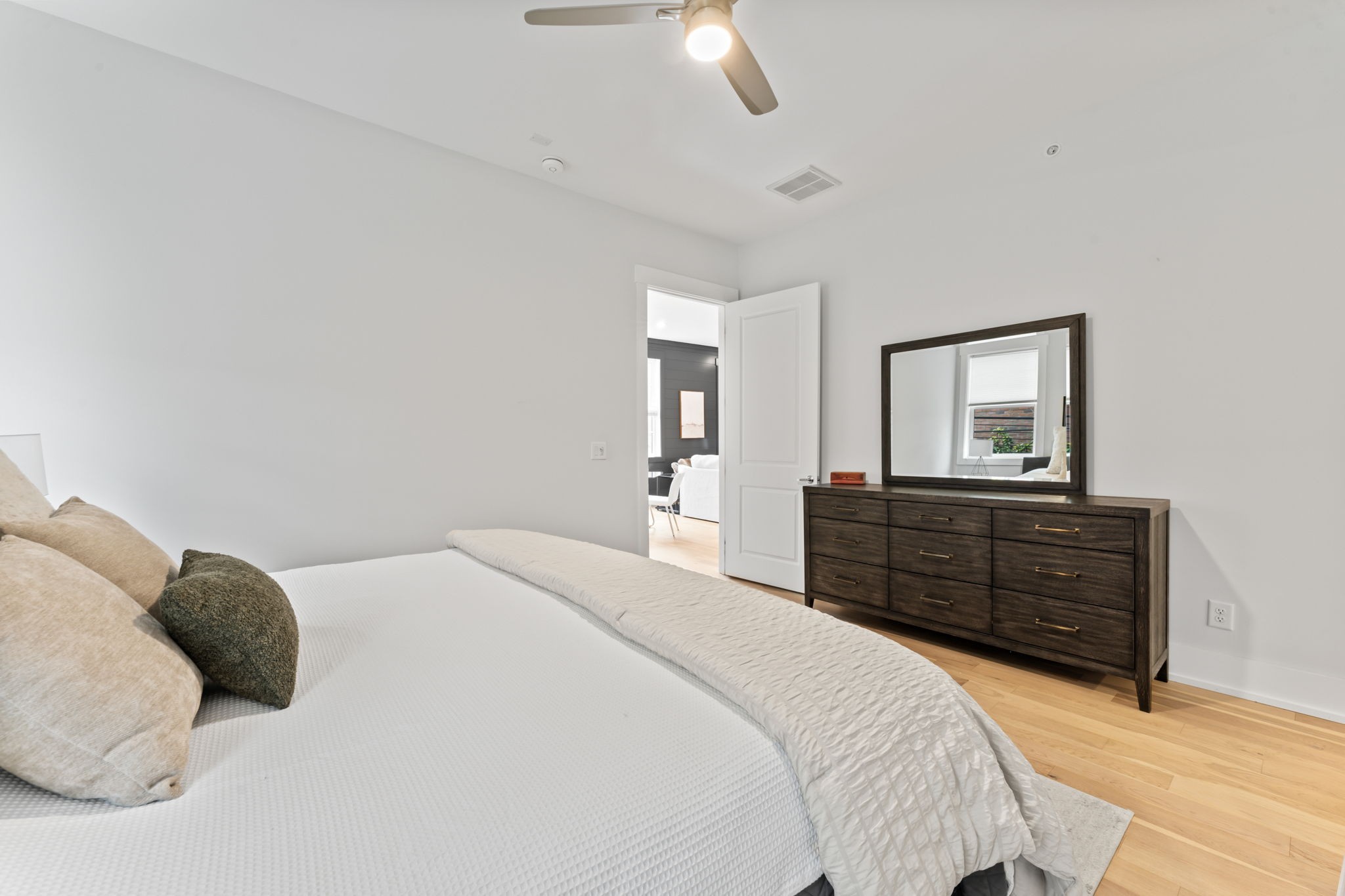 119 Acklen Park Dr Unit: 101