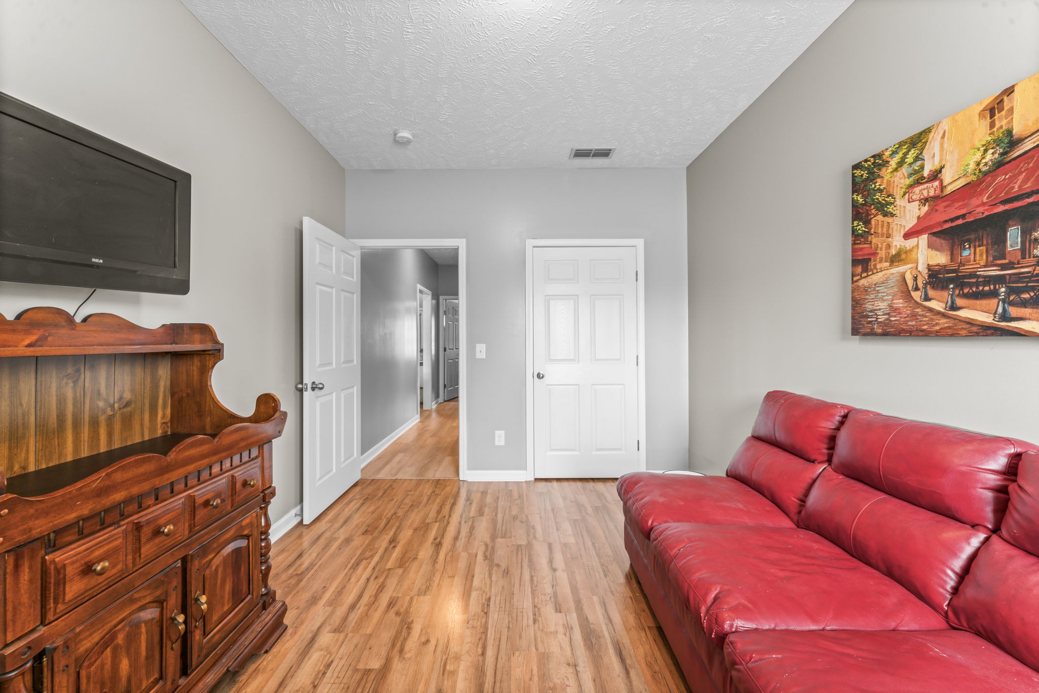 1060 Campbell Ave