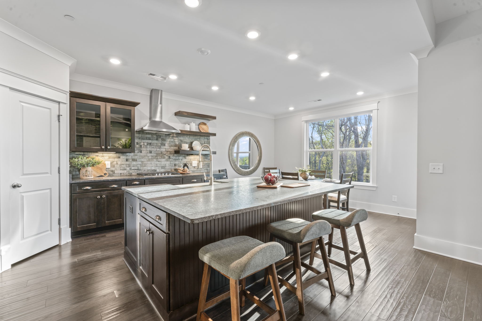 130 Brooksbank Dr