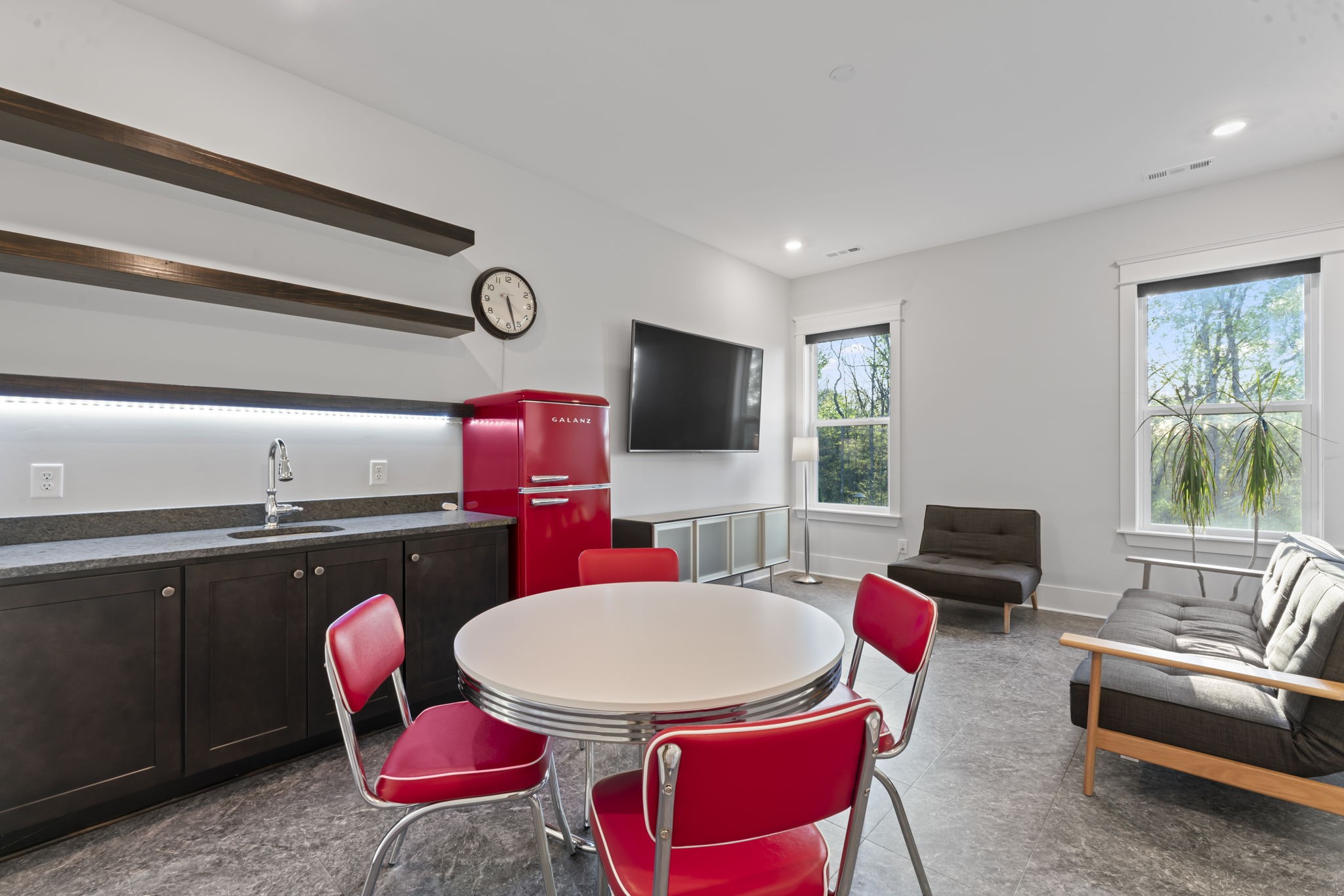 130 Brooksbank Dr