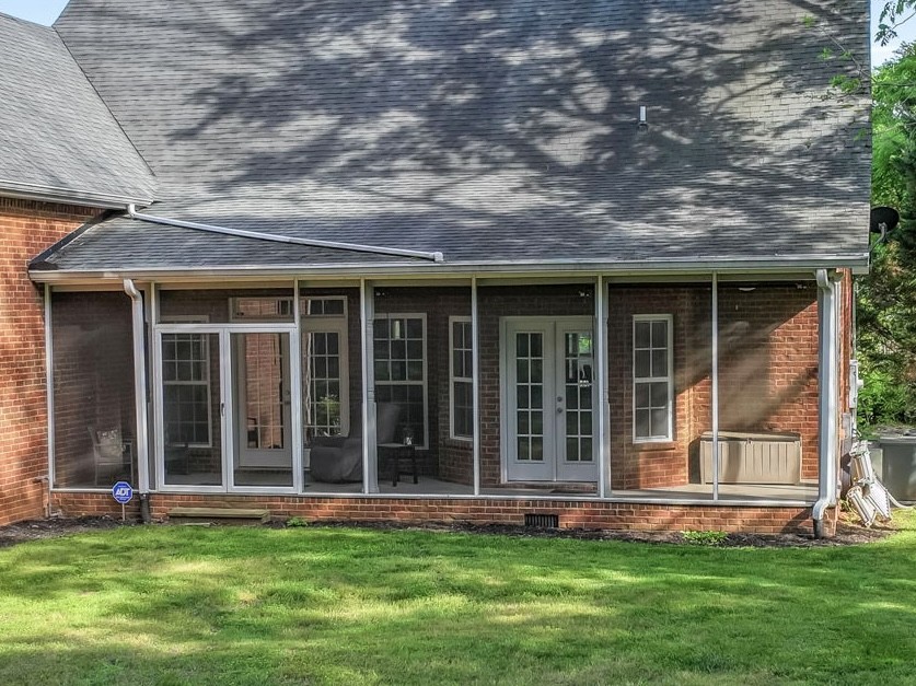 1116 Friendswood Ln