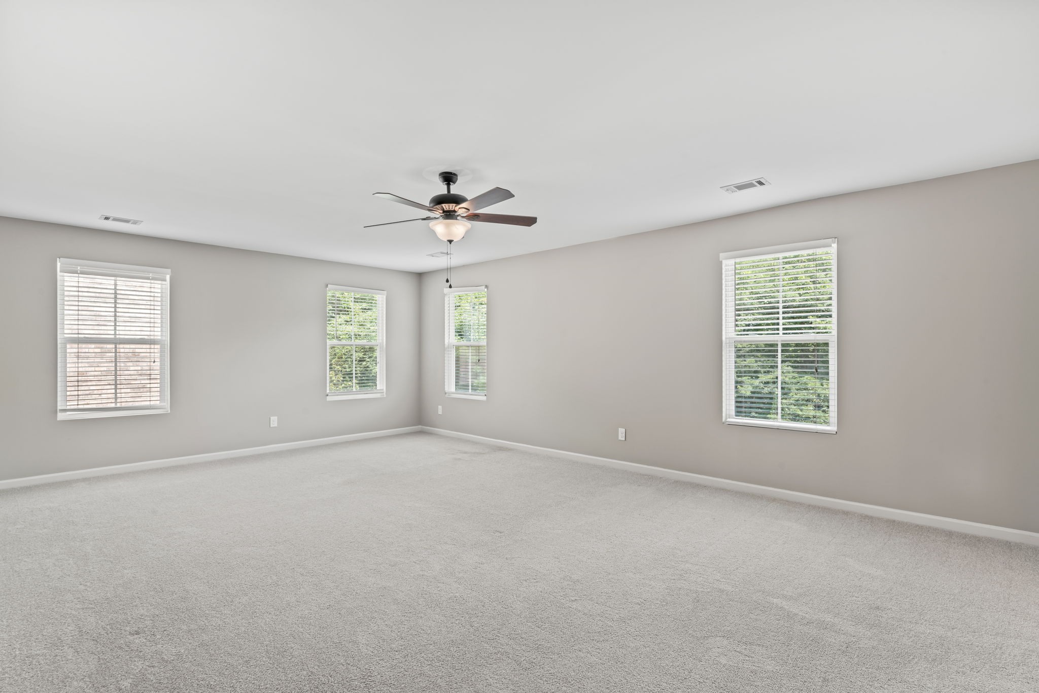916 Holgate Ct