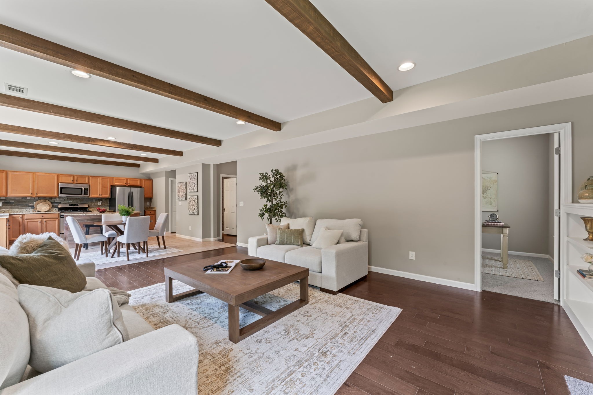 916 Holgate Ct